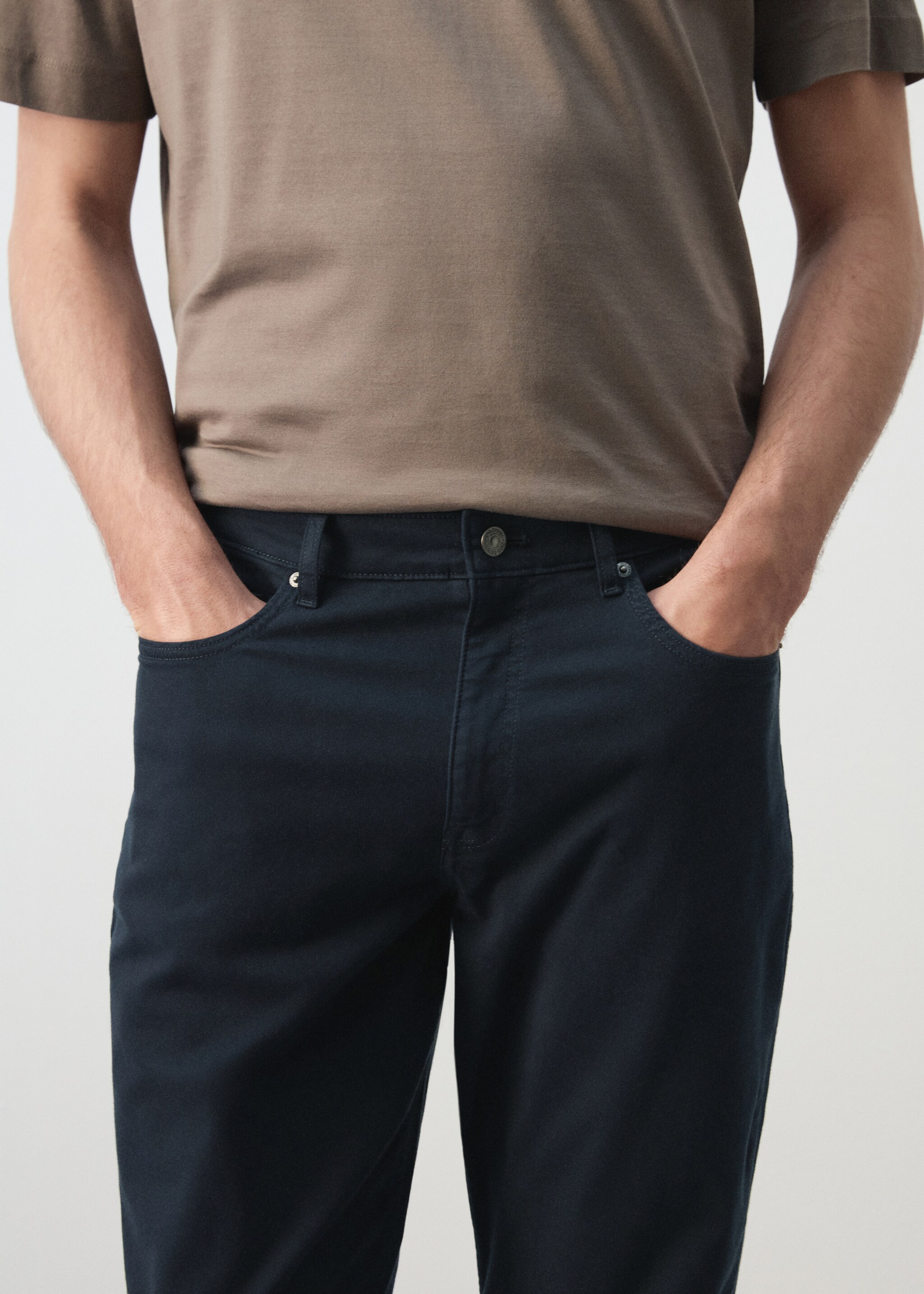 Jean 100 % coton coupe regular - Détail de l'article 1, Bleu marine. Ref: 27035935-00.