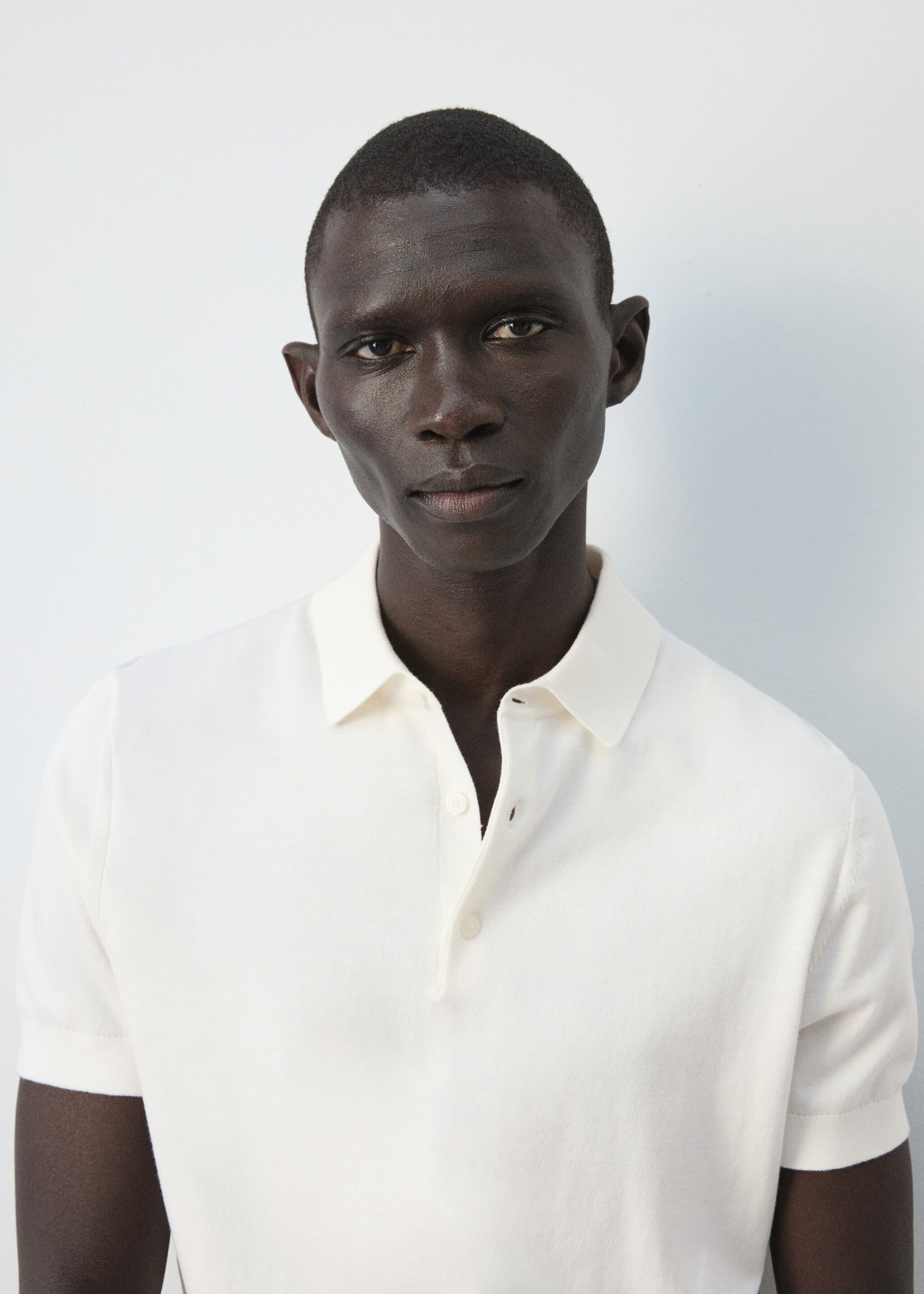 قميص بولو بحياكة دقيقة بنسبة 100% من القطن - تفاصيل المنتج 2, سكري. Ref: 27035945-00.