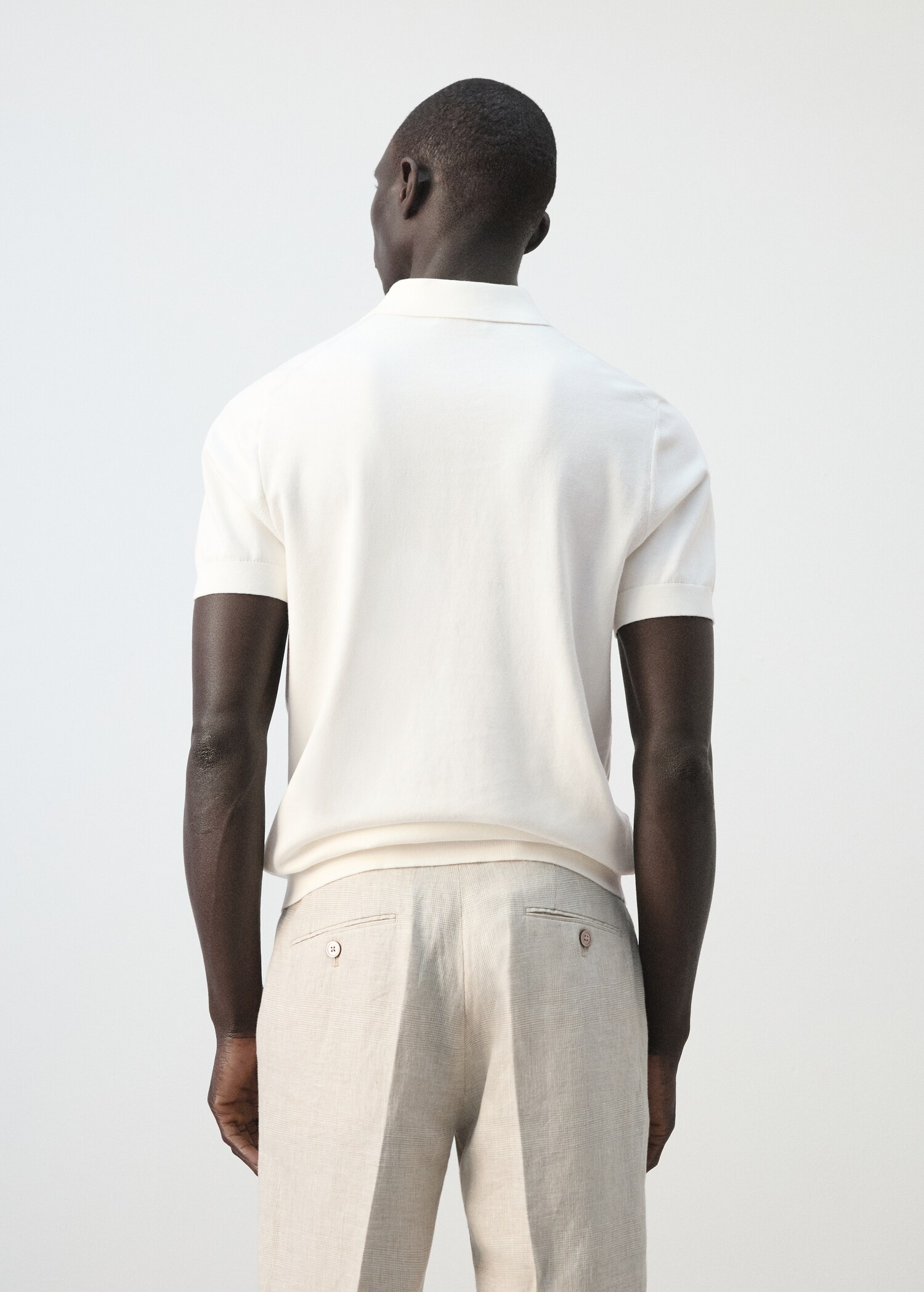 قميص بولو بحياكة دقيقة بنسبة 100% من القطن - الجهة الخلفية للمنتج