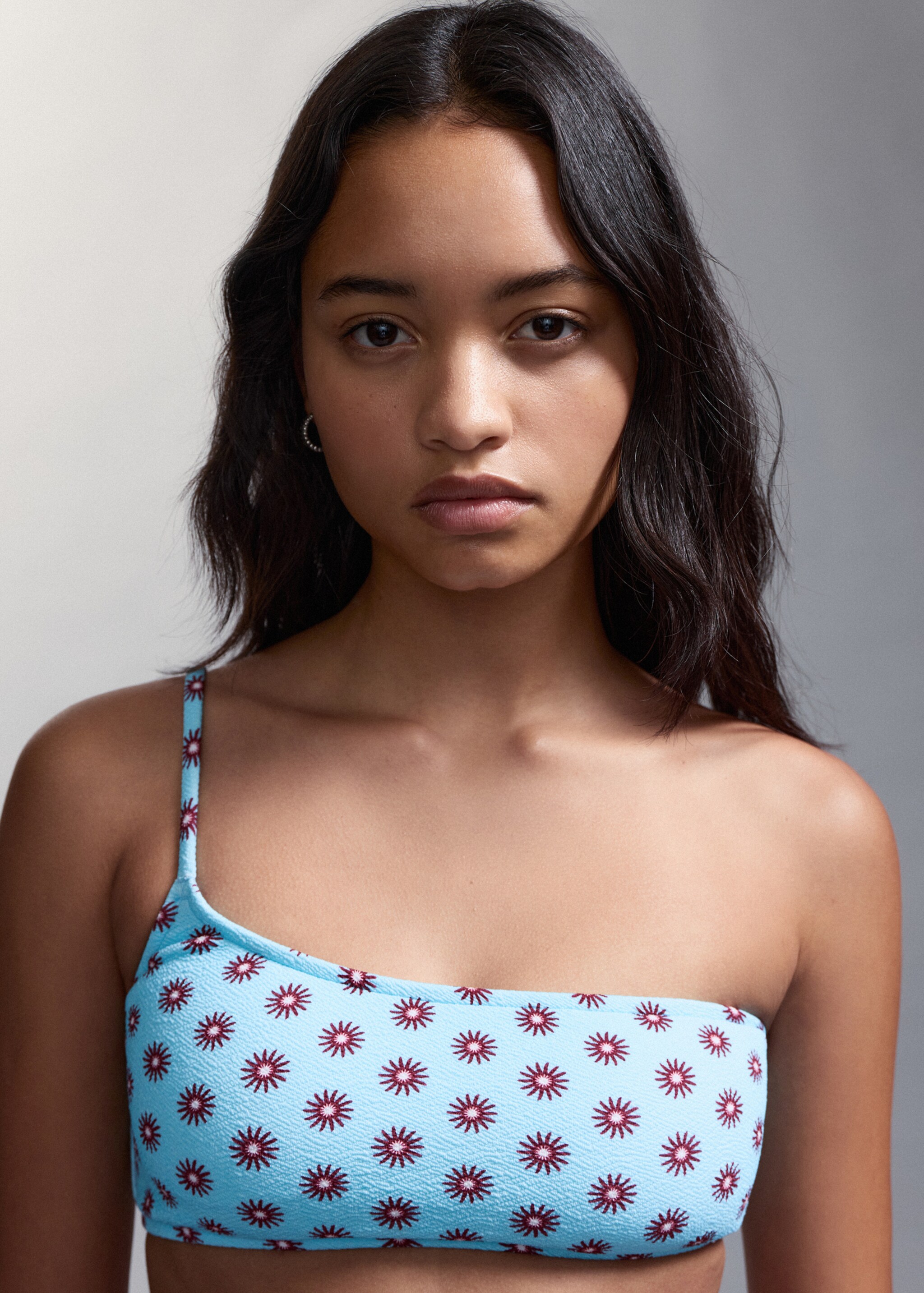 Asymmetric bikini with mid-rise bottoms - Details of the article 1, Blue. Ref: 27035952-00.