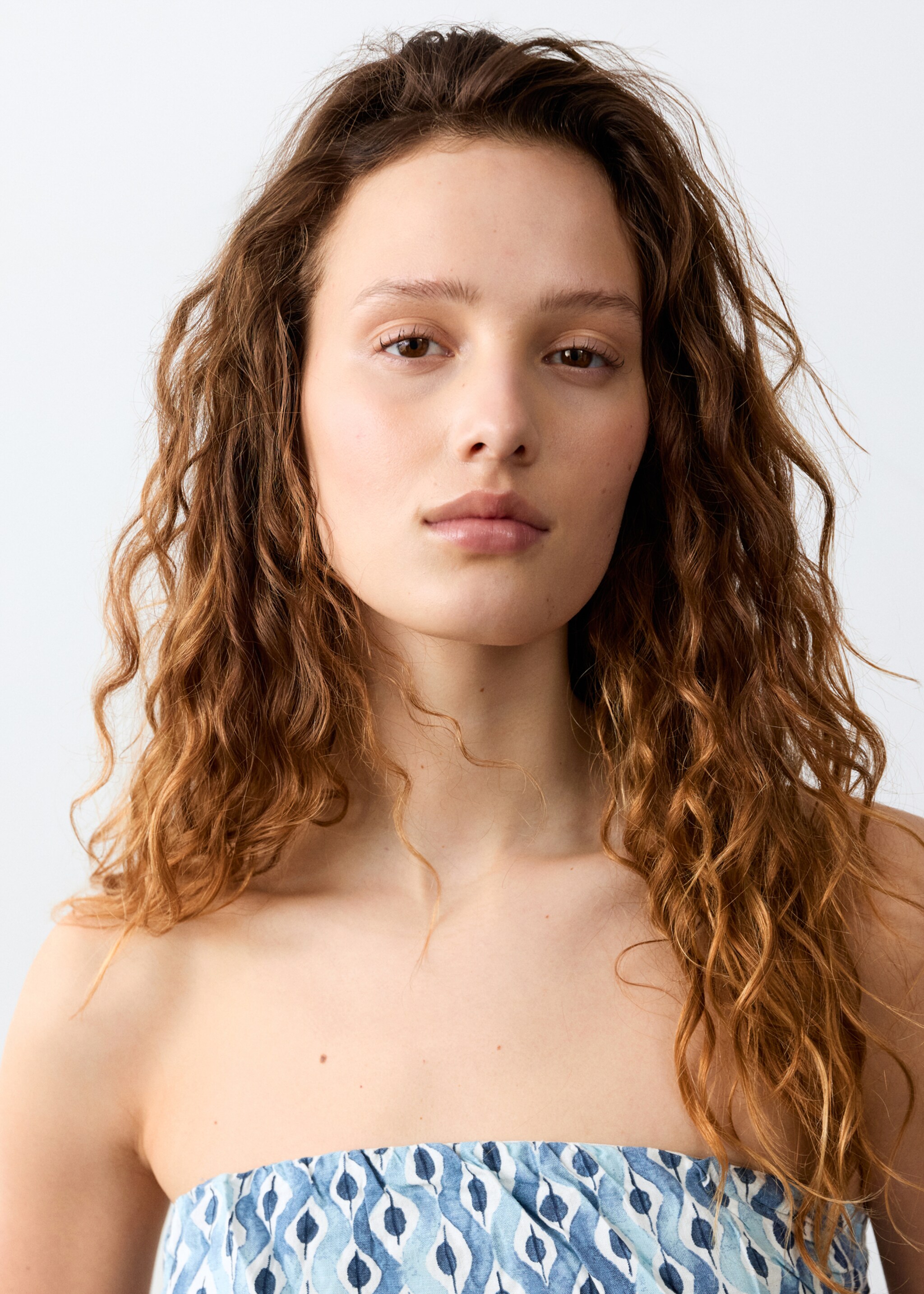 Top asimétrico estampado - Detalle del artículo 1, Azul celeste. Ref: 27035958-00.