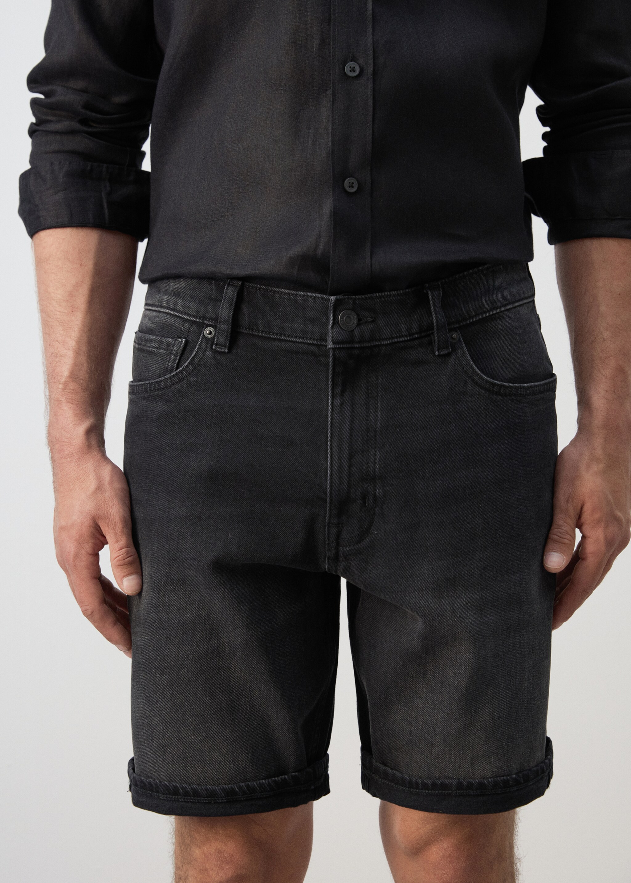 Slim fit denim bermuda - Detail van het artikel 1, Black denim. Ref: 27035960-00.