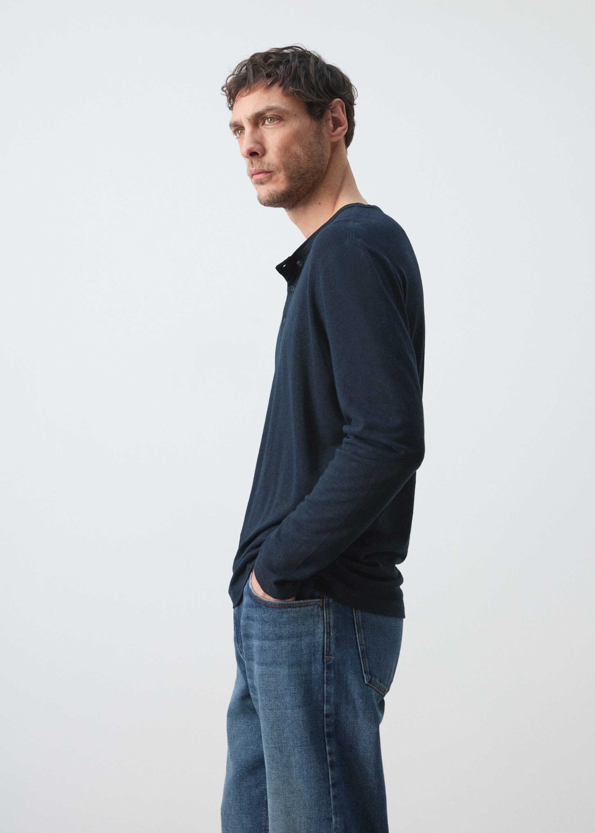 Henley linen-blend T-shirt - Details of the article 2, Navy. Ref: 27035965-00.