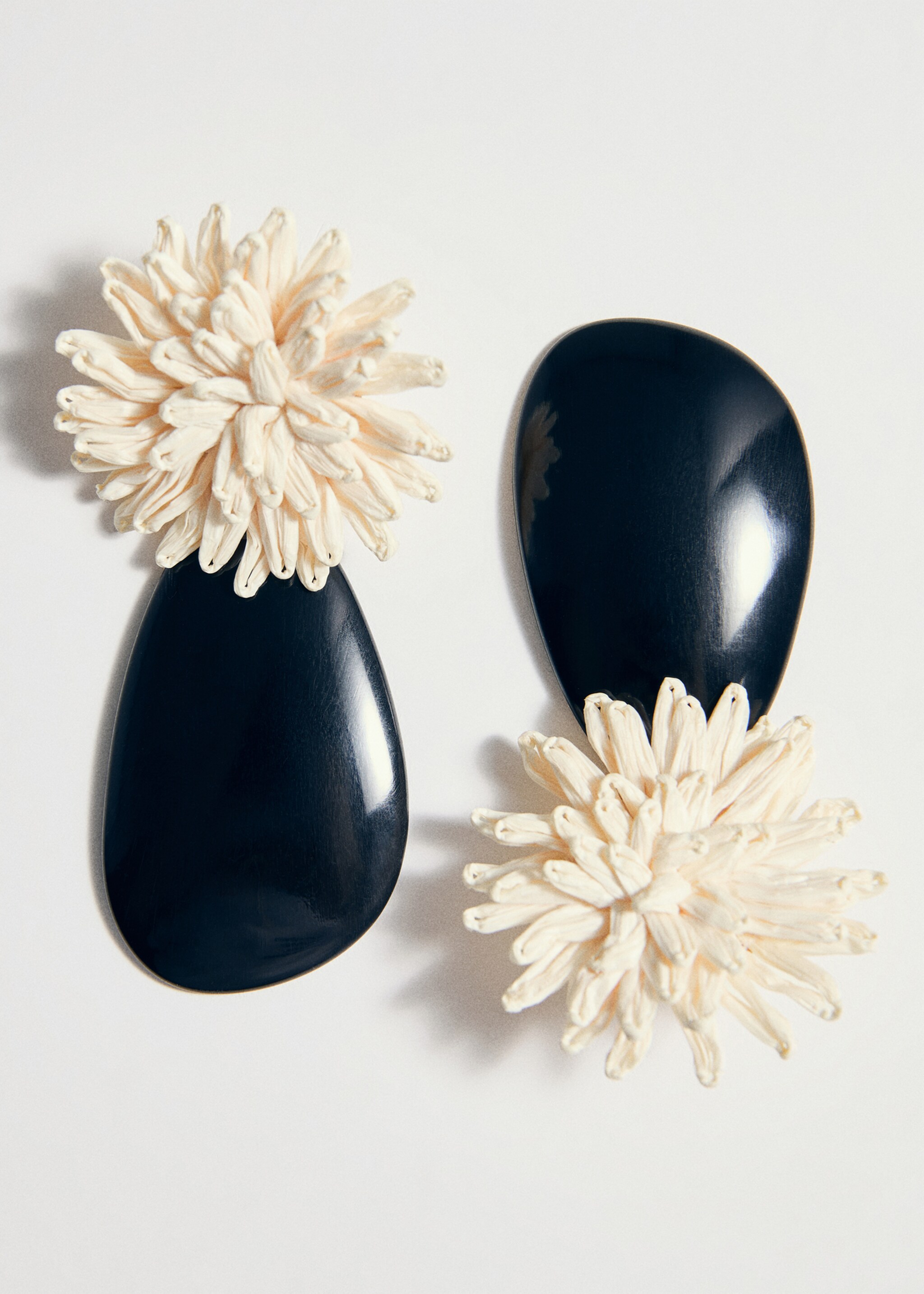 Earrings malena - Details of the article 5, Beige. Ref: 27035967-00.