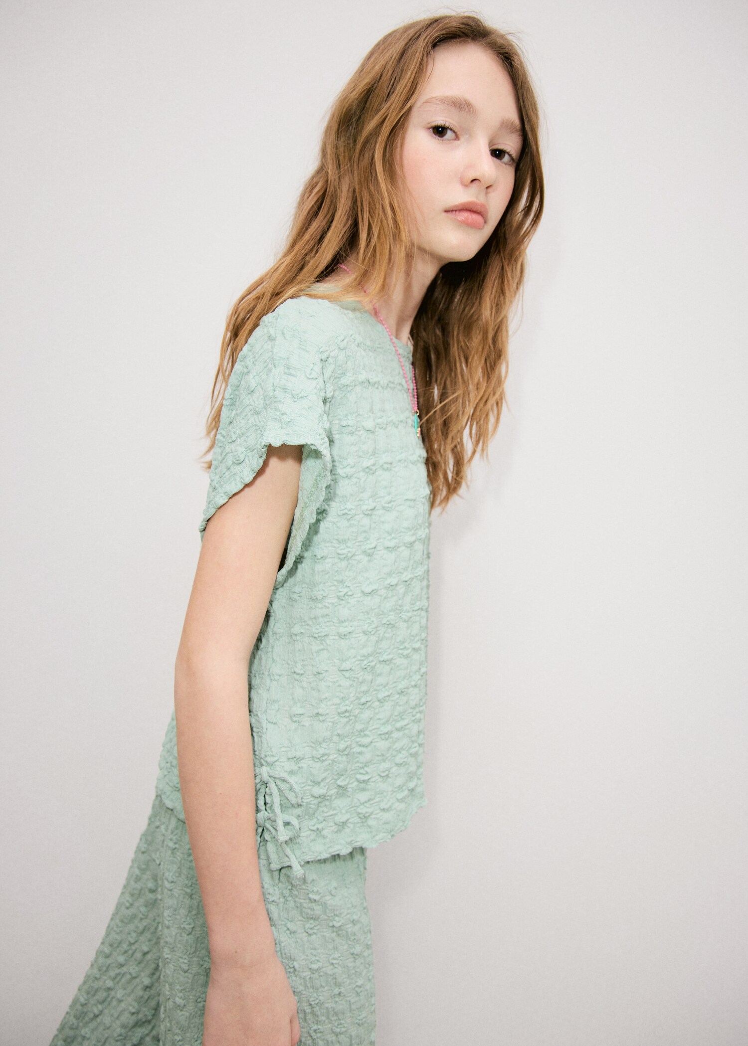 Blouse texturée nœud - Plan moyen