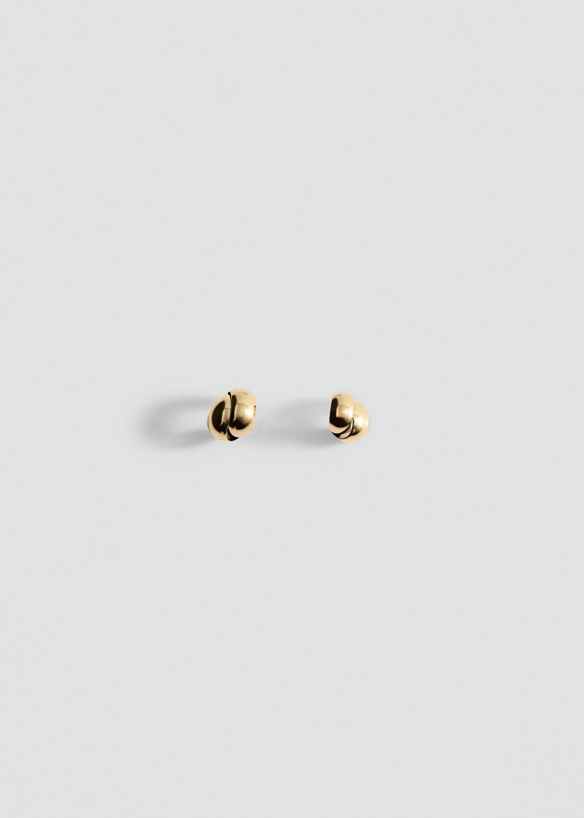 Earrings with geometric relief - Article without model, Gold. Ref: 27035977-00.