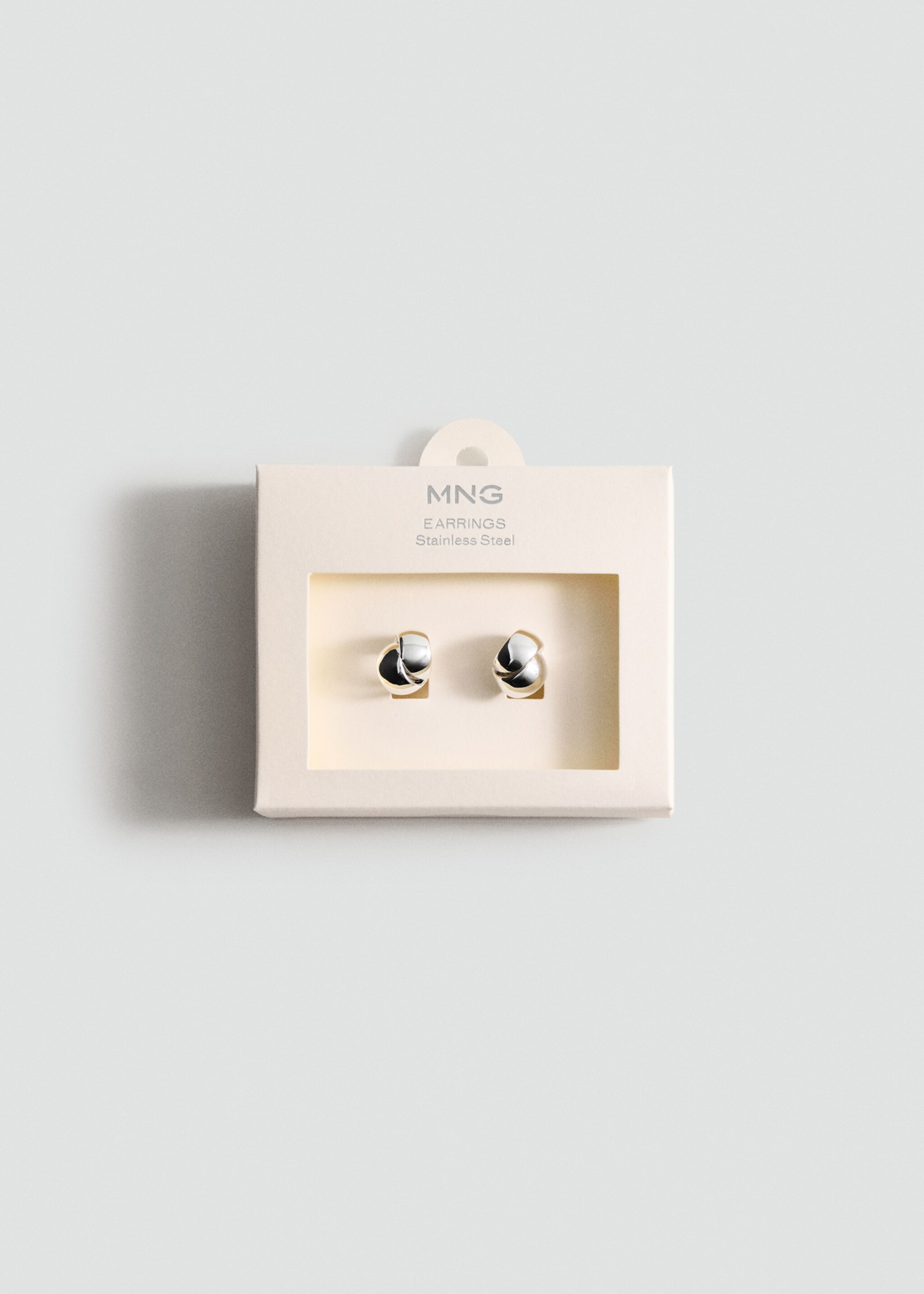 Earrings with geometric relief - Details of the article 1, Silver. Ref: 27035977-00.