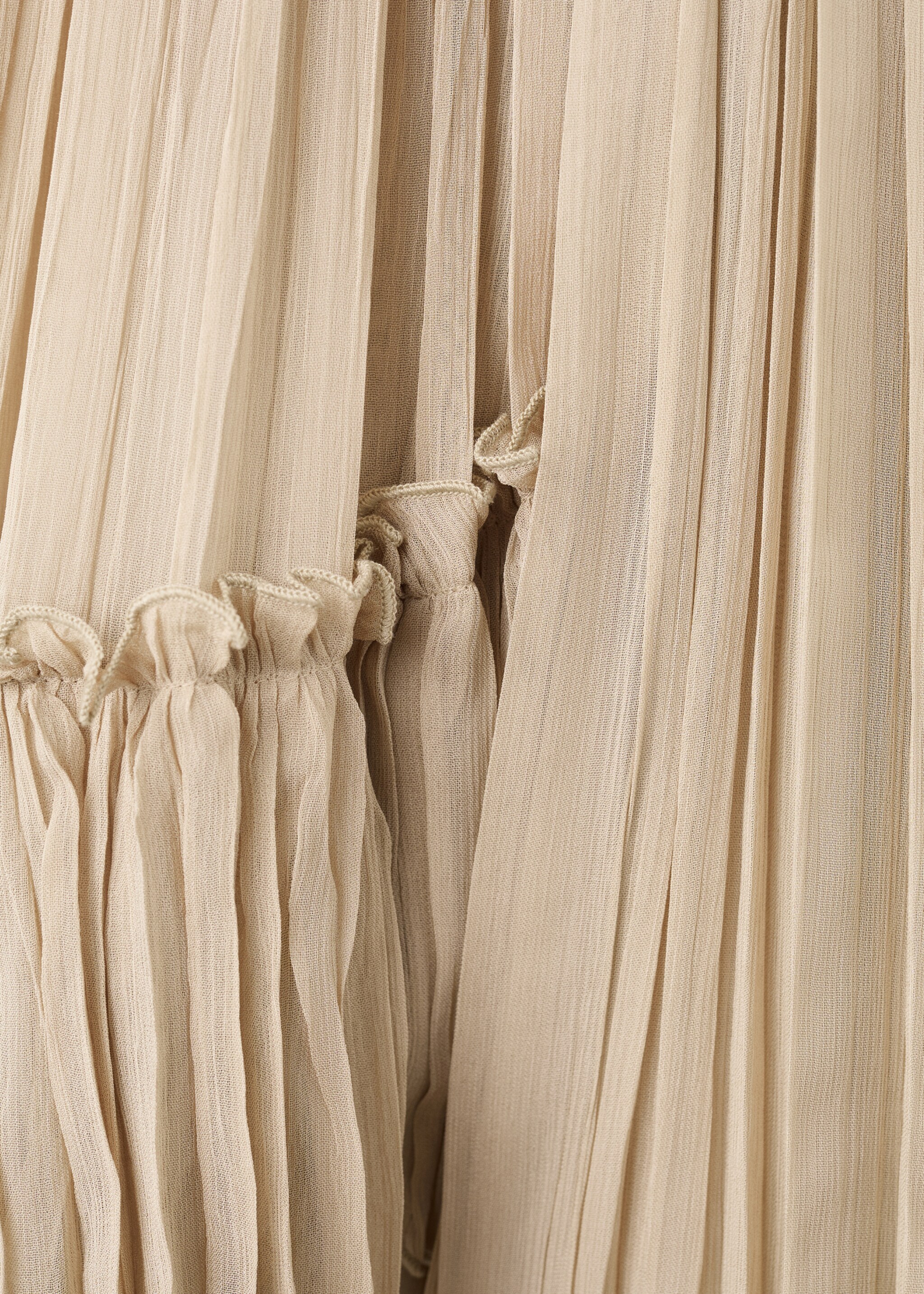 Vestido corto plisado escote barco - Detalle del artículo 0, Beige. Ref: 27036005-00.