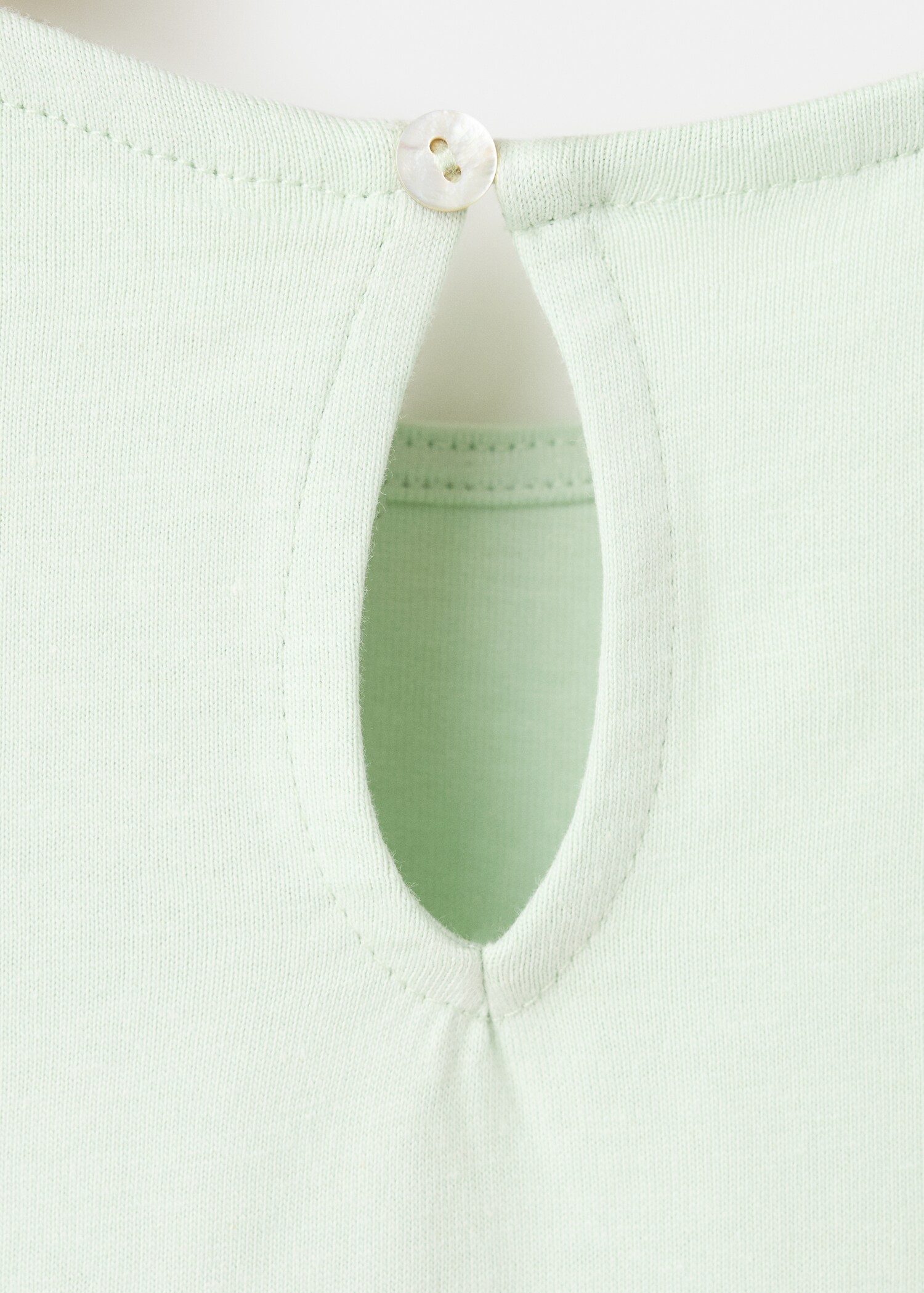 تيشيرت قطن بتفاصيل زهور - تفاصيل المنتج 0