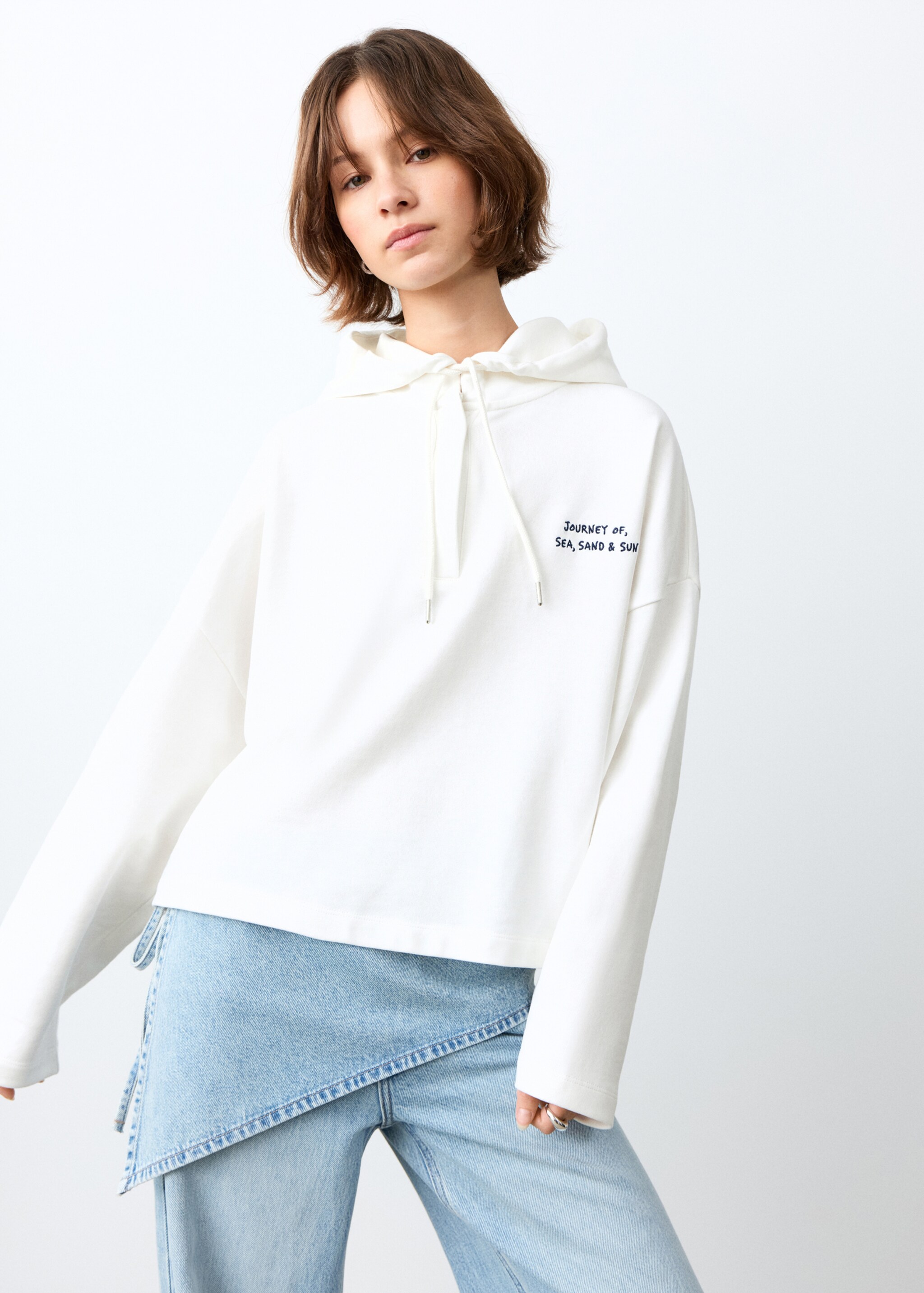 Sweater coton message - Plan moyen, Blanc cassé. Ref: 27036356-00.