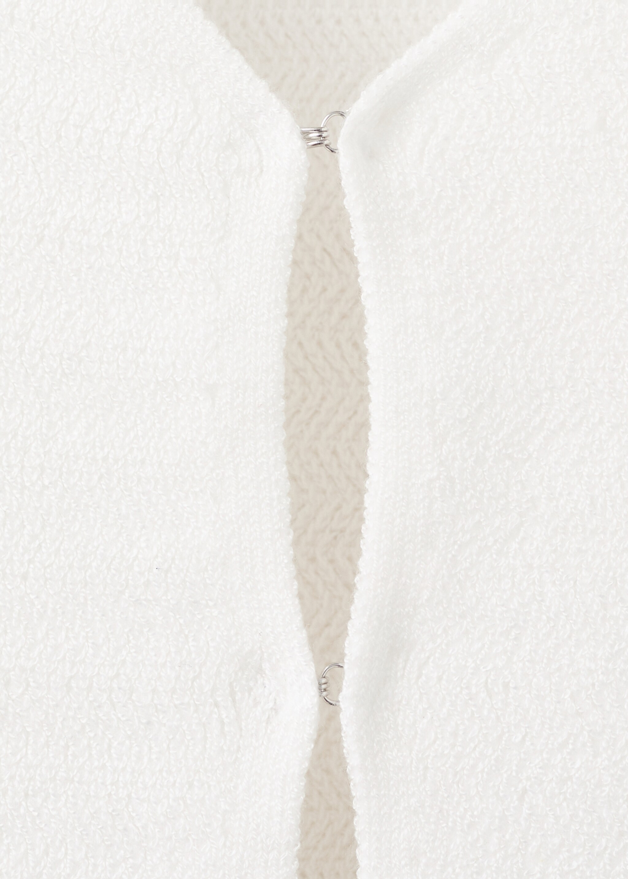 Floaty top with hook-and-eye fastening - Details of the article 8, White. Ref: 27037138-00.