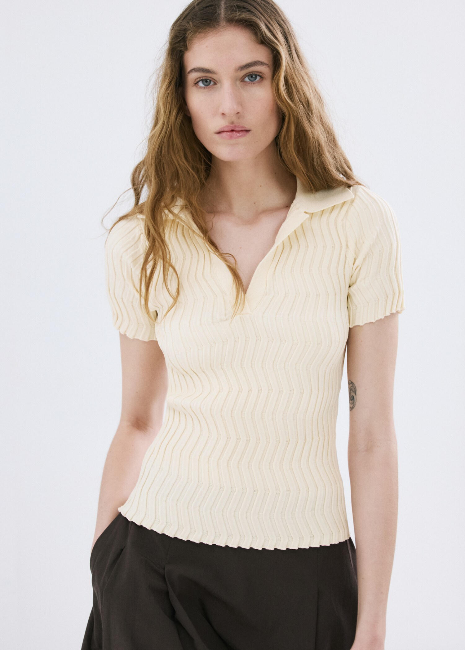 Knitted polo-neck sweater - Medium plane