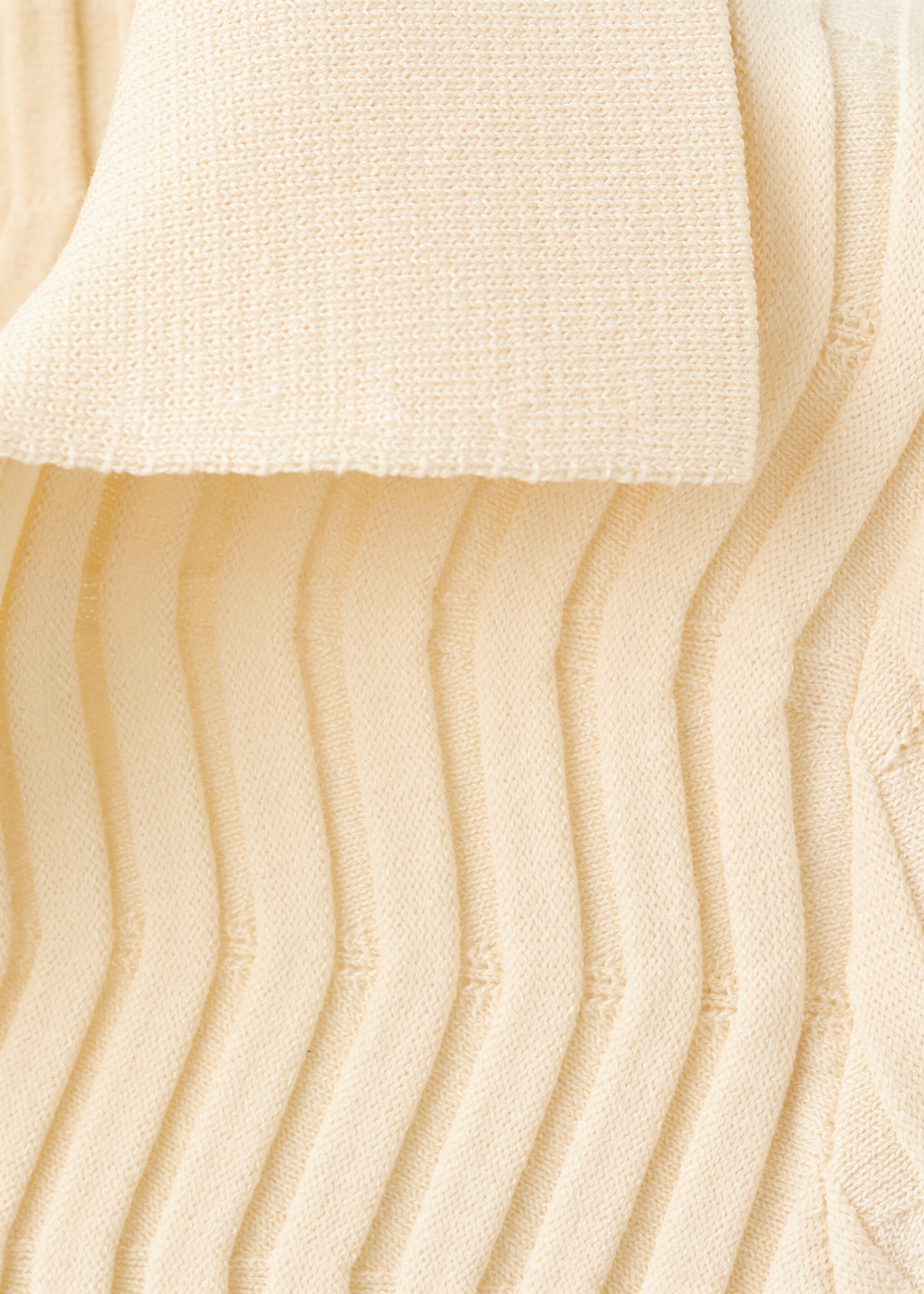 Knitted polo-neck sweater - Details of the article 8, Ecru. Ref: 27037142-00.