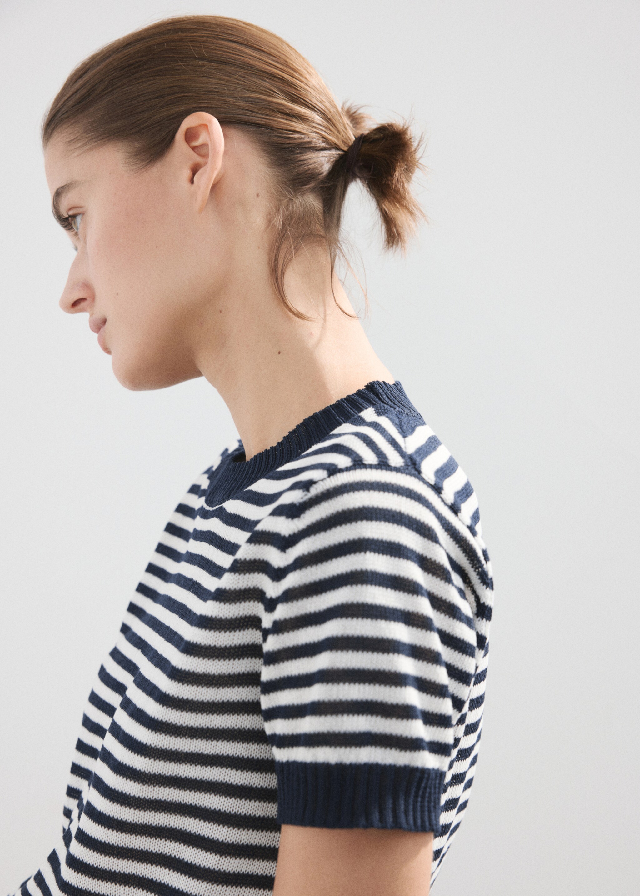 Crop striped sweater - Details of the article 1, Dark Navy. Ref: 27037143-00.