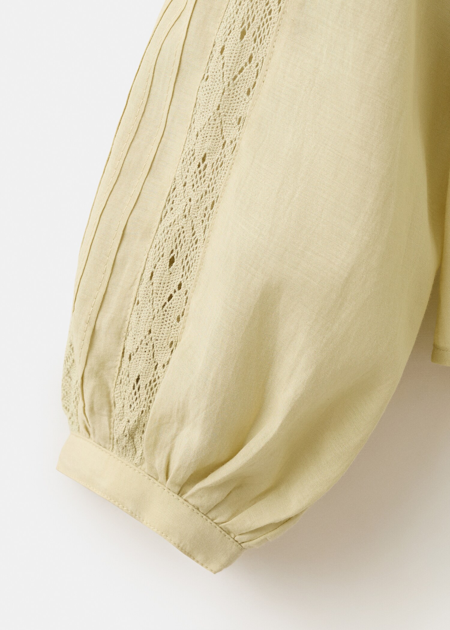 بلوزة مطرزة مخرمة - تفاصيل المنتج 0