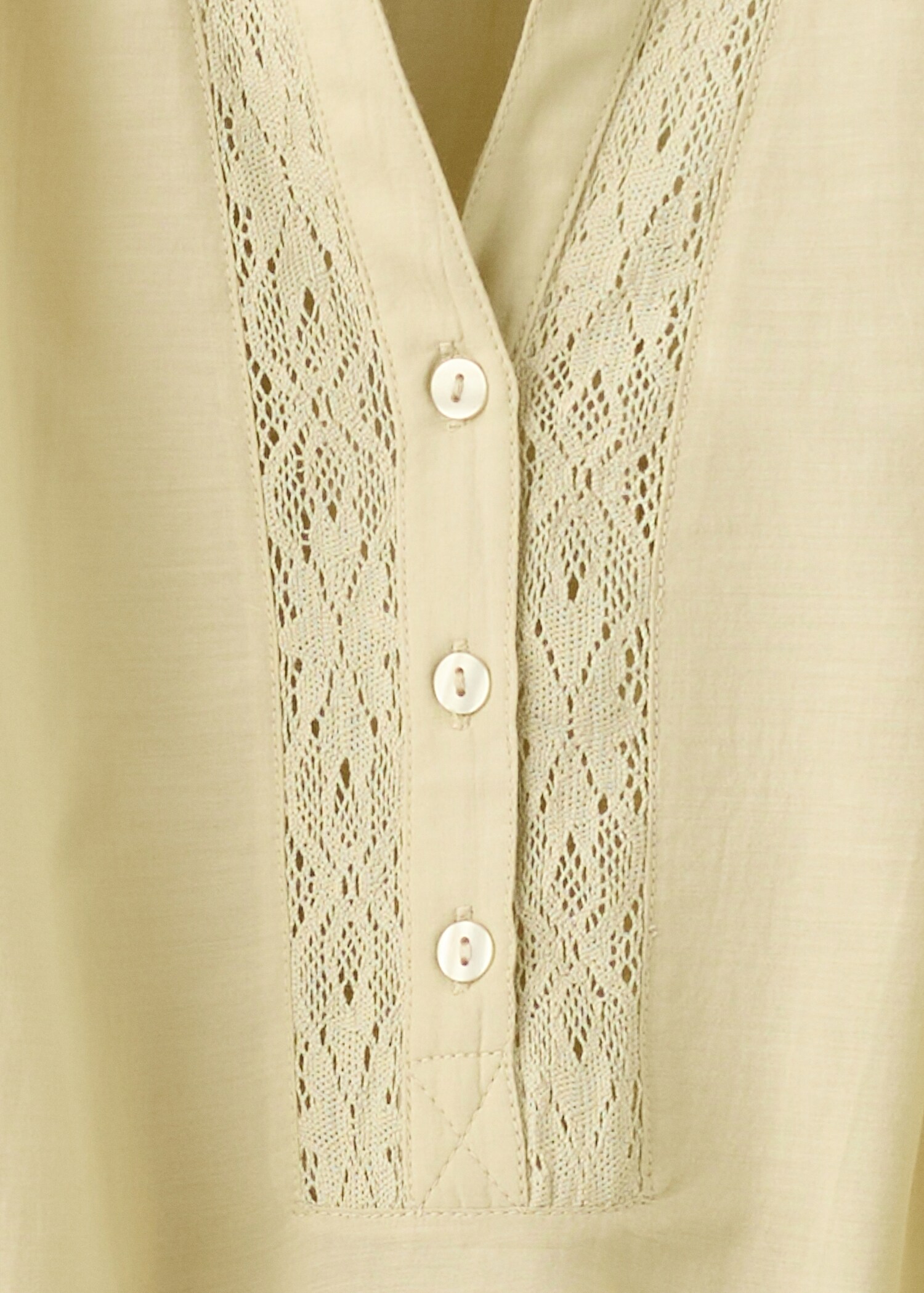 بلوزة مطرزة مخرمة - تفاصيل المنتج 8