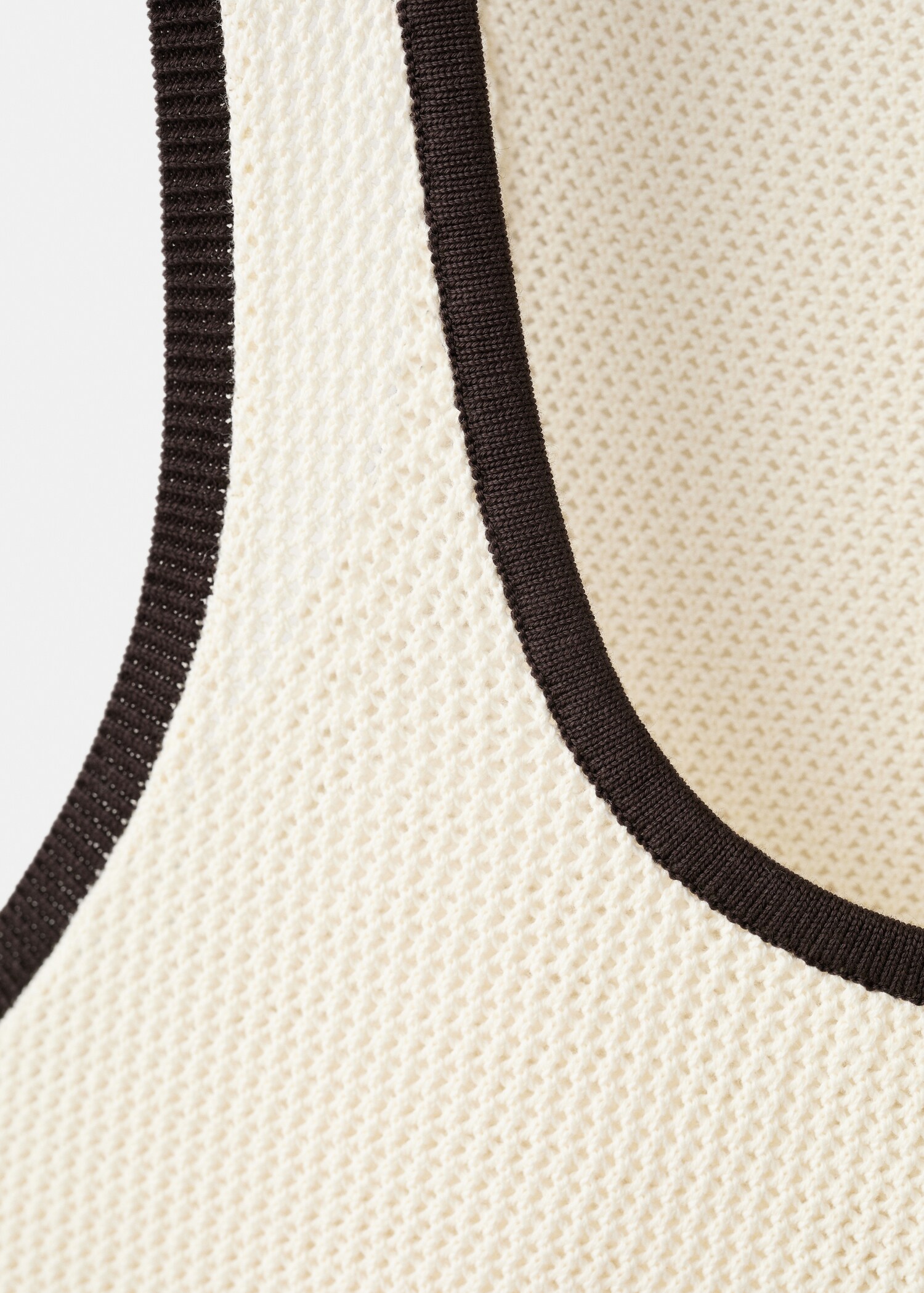 Contrast trim strap top - Details of the article 8