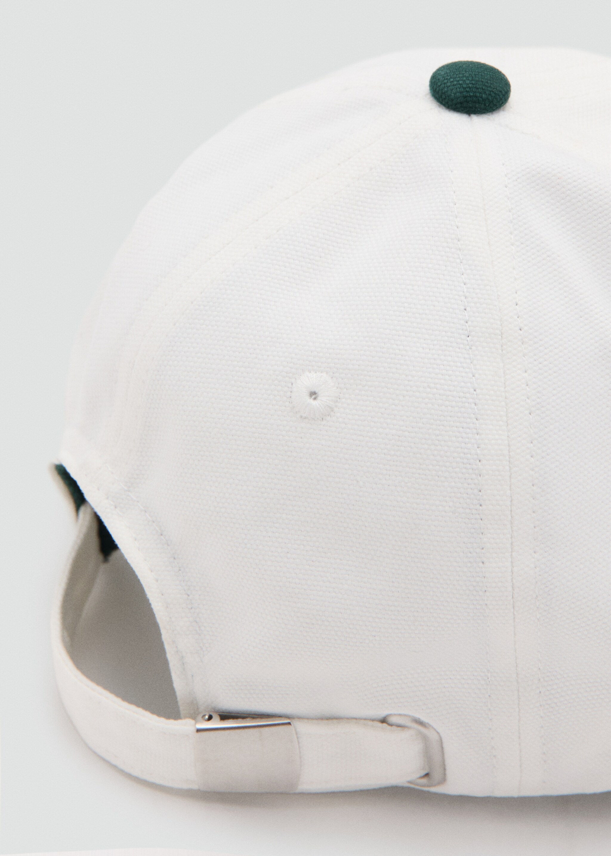 Embroidered cap - Details of the article 1, White. Ref: 27037786-00.