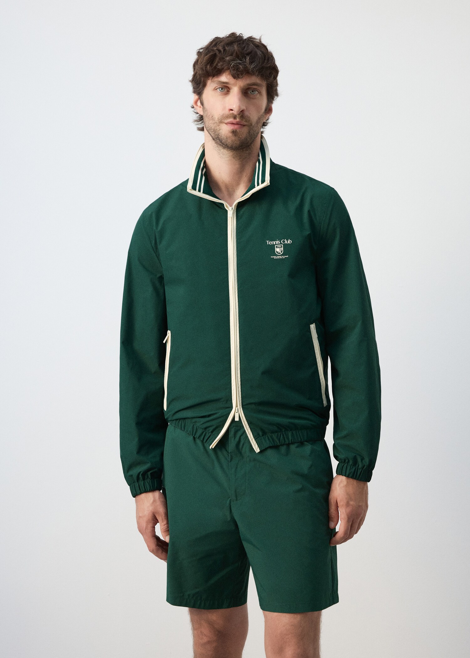 Water-repellent jacket with pockets - Medium plane