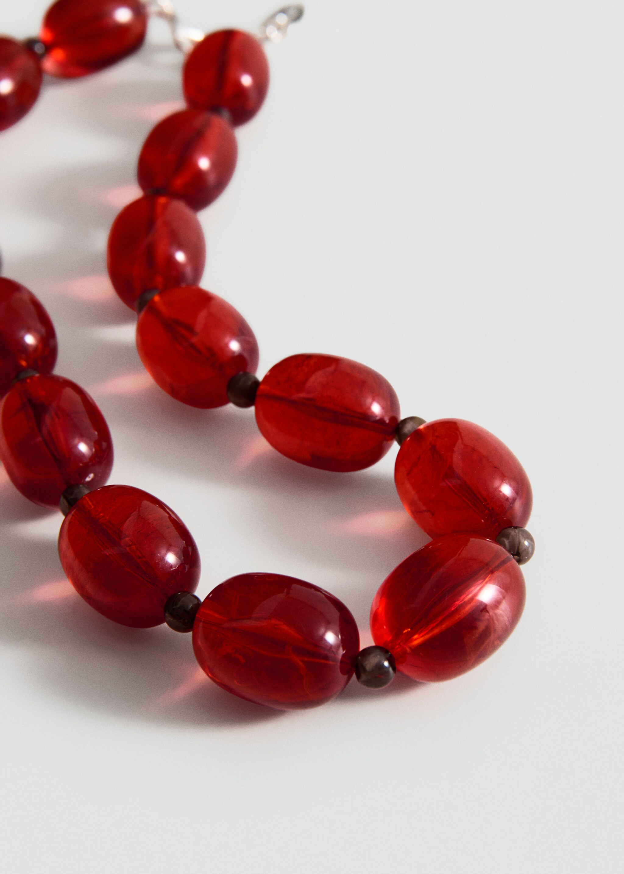 Collier maxi boules - Plan moyen, Rouge-orangé. Ref: 27037790-00.