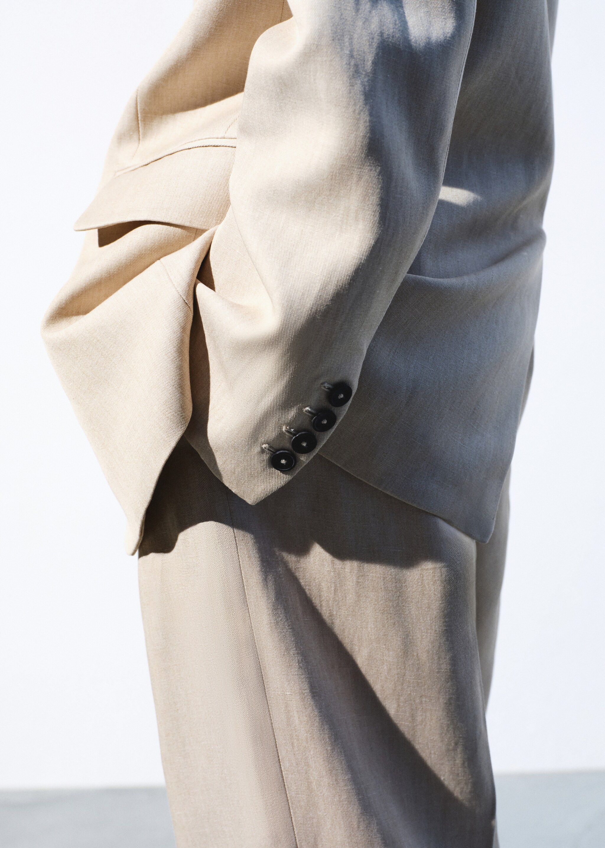 Straight-fit suit blazer - Details of the article 1, Sand. Ref: 27037804-00.