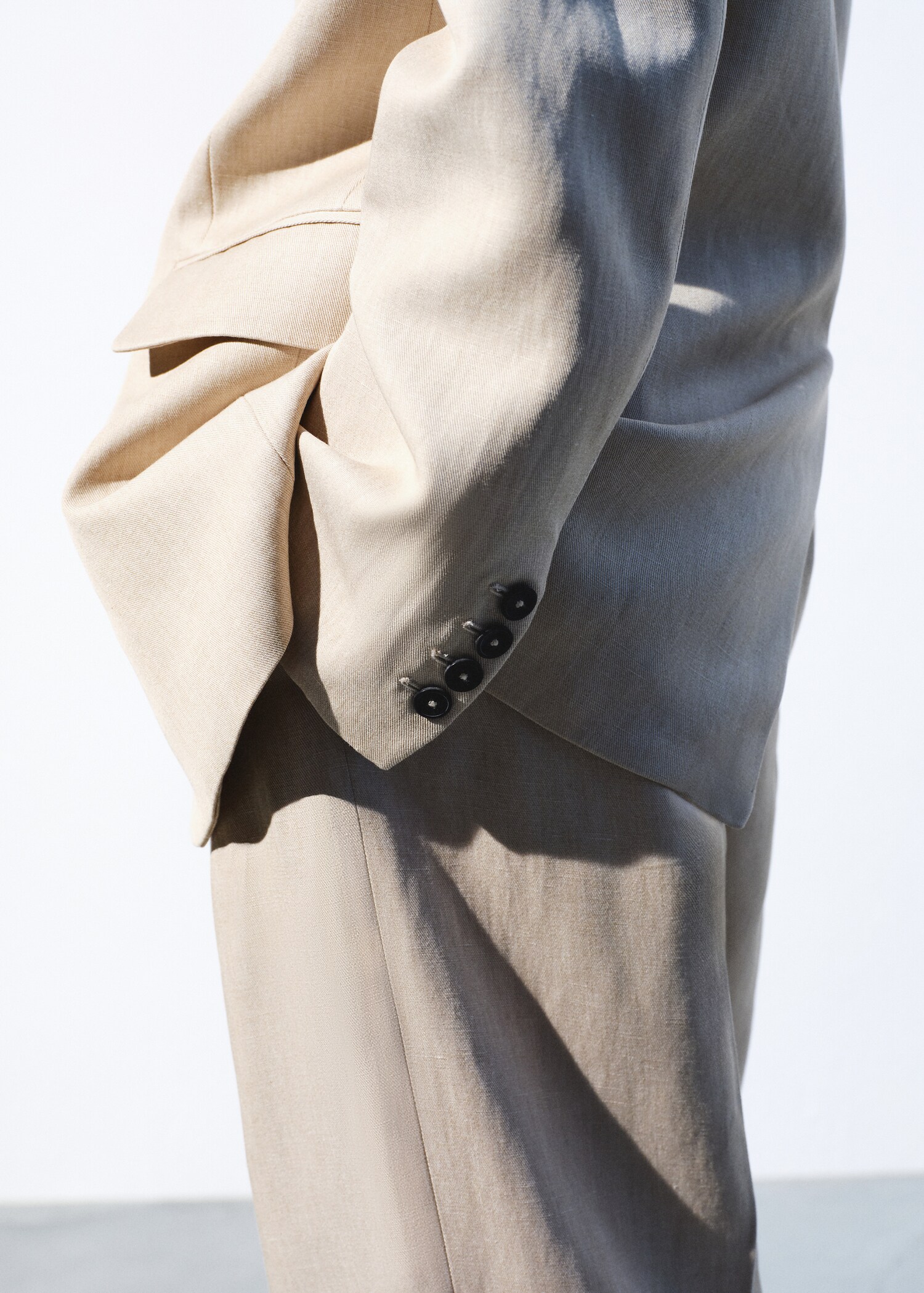 Straight-fit suit blazer - Details of the article 1
