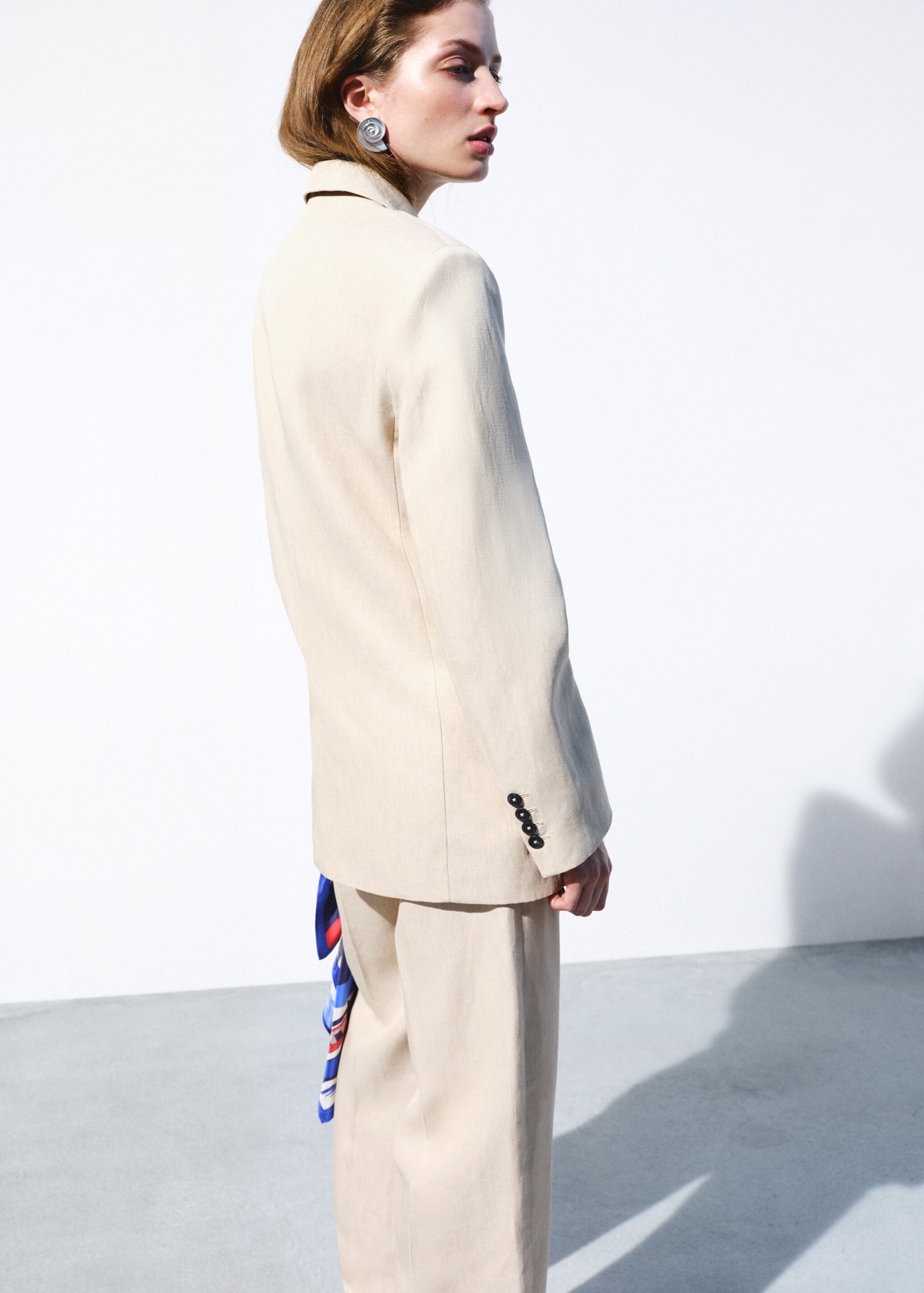 Straight-fit suit blazer - Reverse of the article, Sand. Ref: 27037804-00.