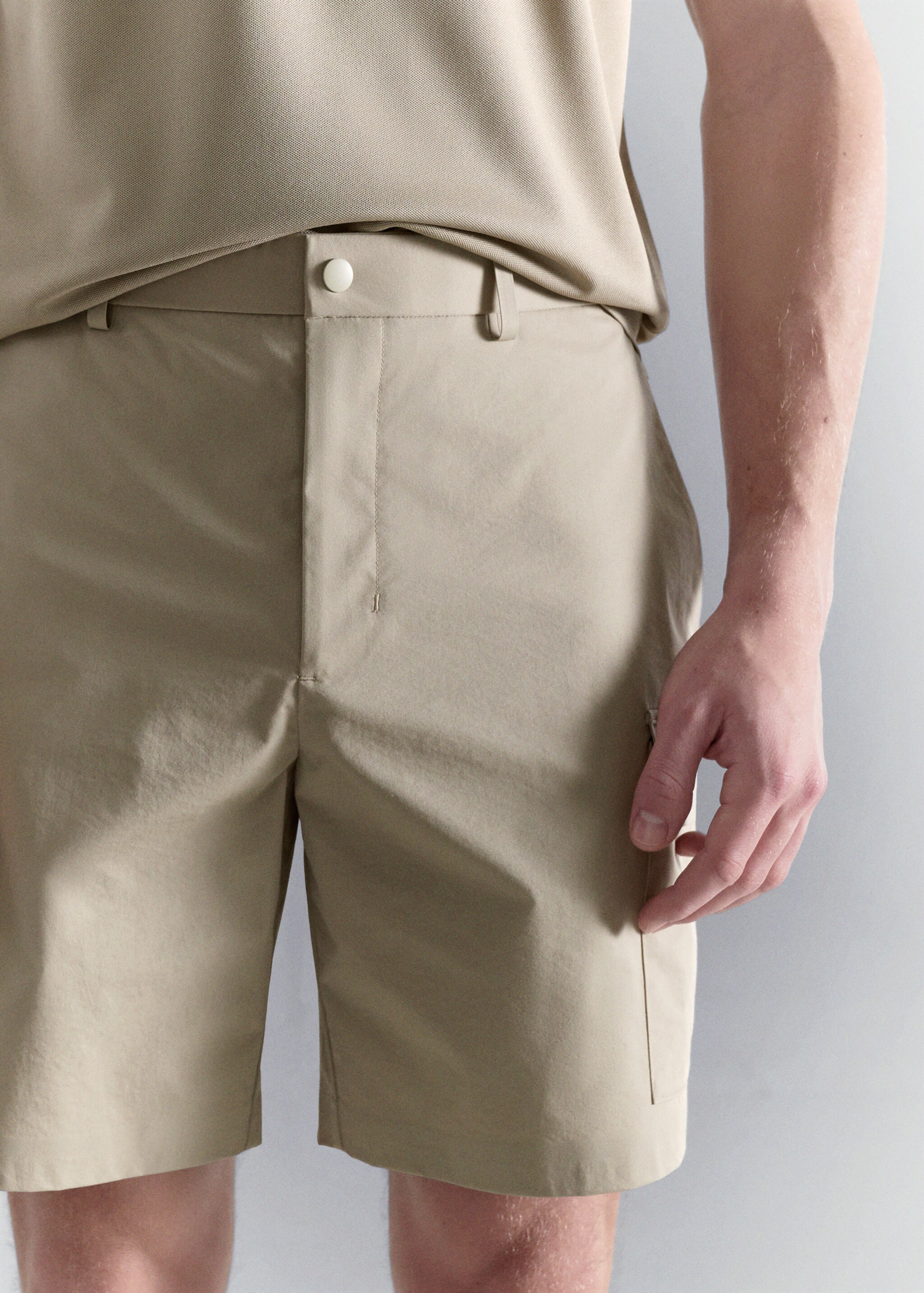 Bermudas cargo water-repellent - Detalle del artículo 1, Beige. Ref: 27037898-00.