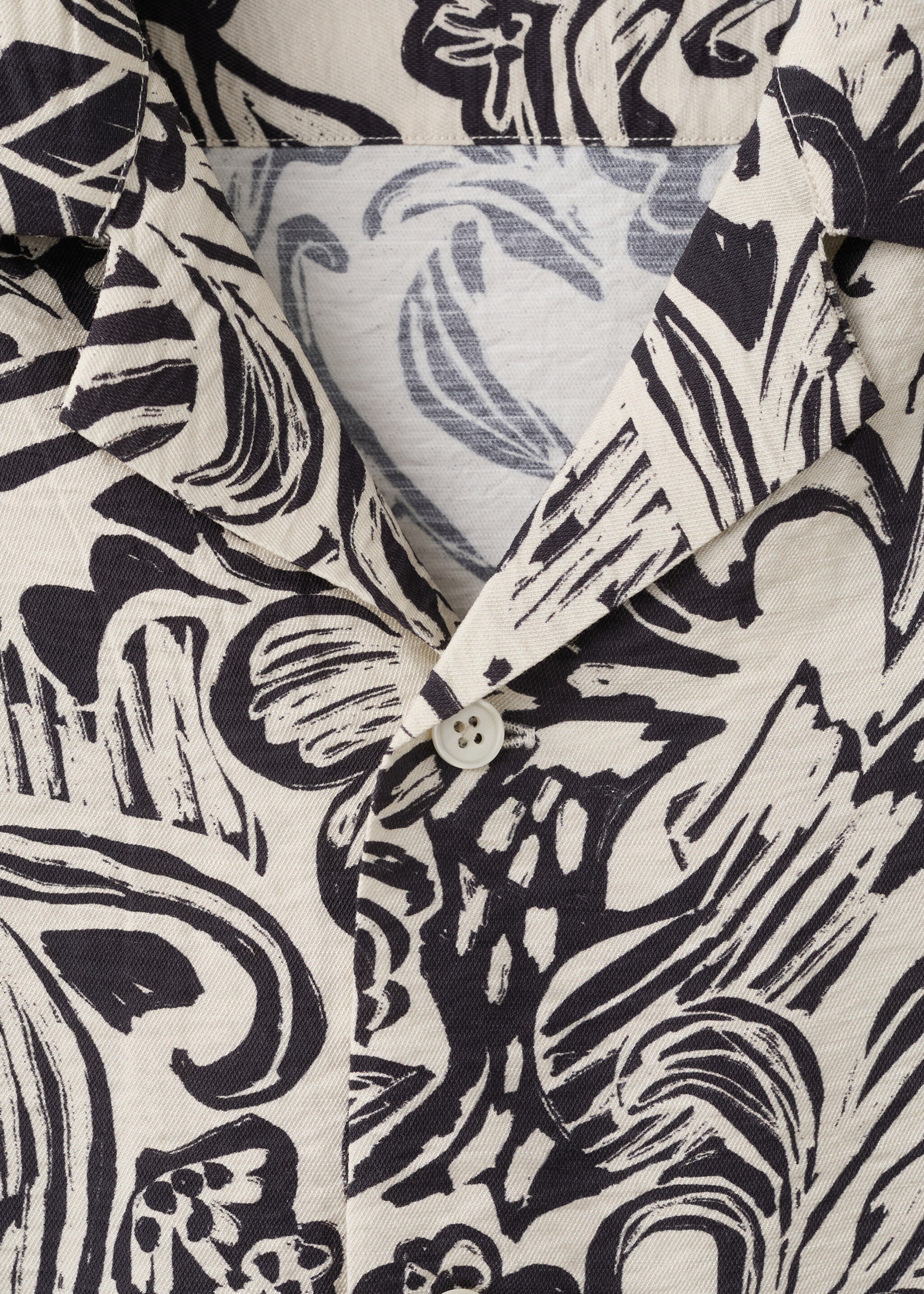 Chemise fluide imprimée col bowling - Détail de l'article 8, Beige. Ref: 27037899-00.