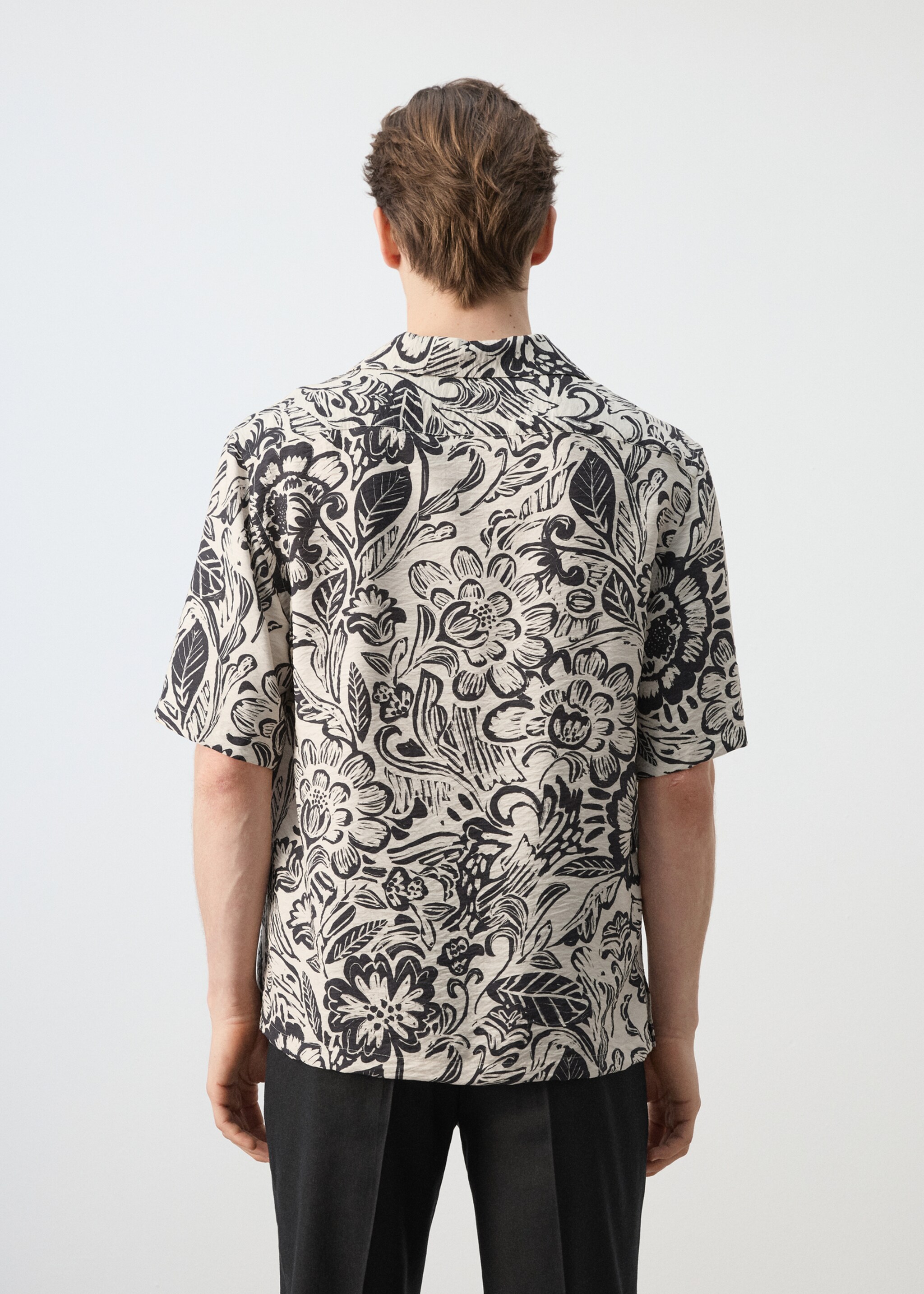 Chemise fluide imprimée col bowling - Verso de l’article, Beige. Ref: 27037899-00.