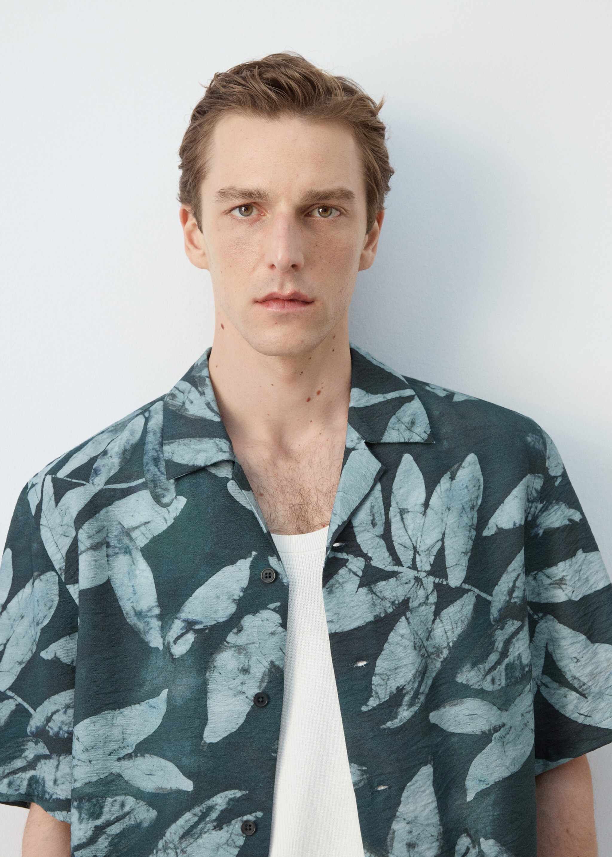 Regular-fit printed shirt - Details of the article 1, Emerald Green. Ref: 27037900-00.