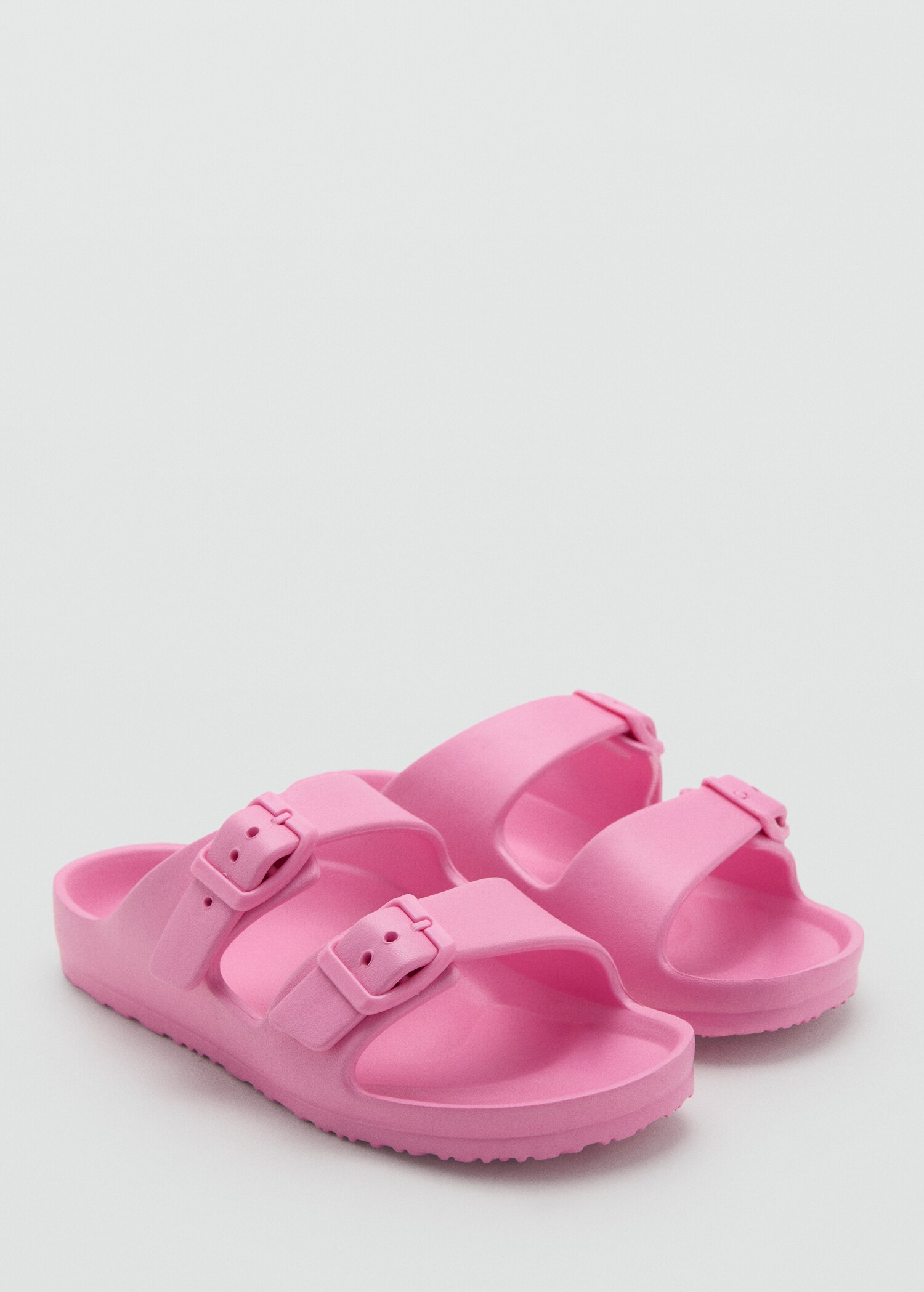 Rubberised buckle sandals - Medium plane