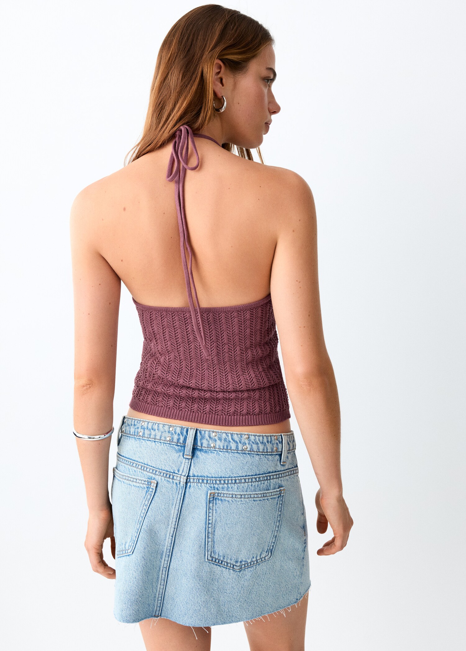 Fine knit halter top - Reverse of the article