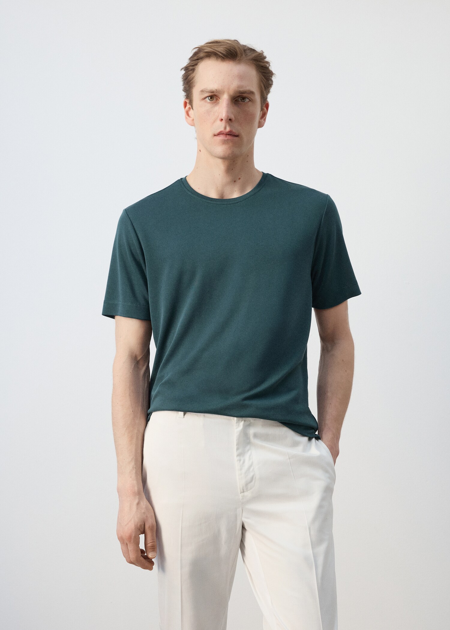 T-shirt slim-fit manches courtes - Plan moyen