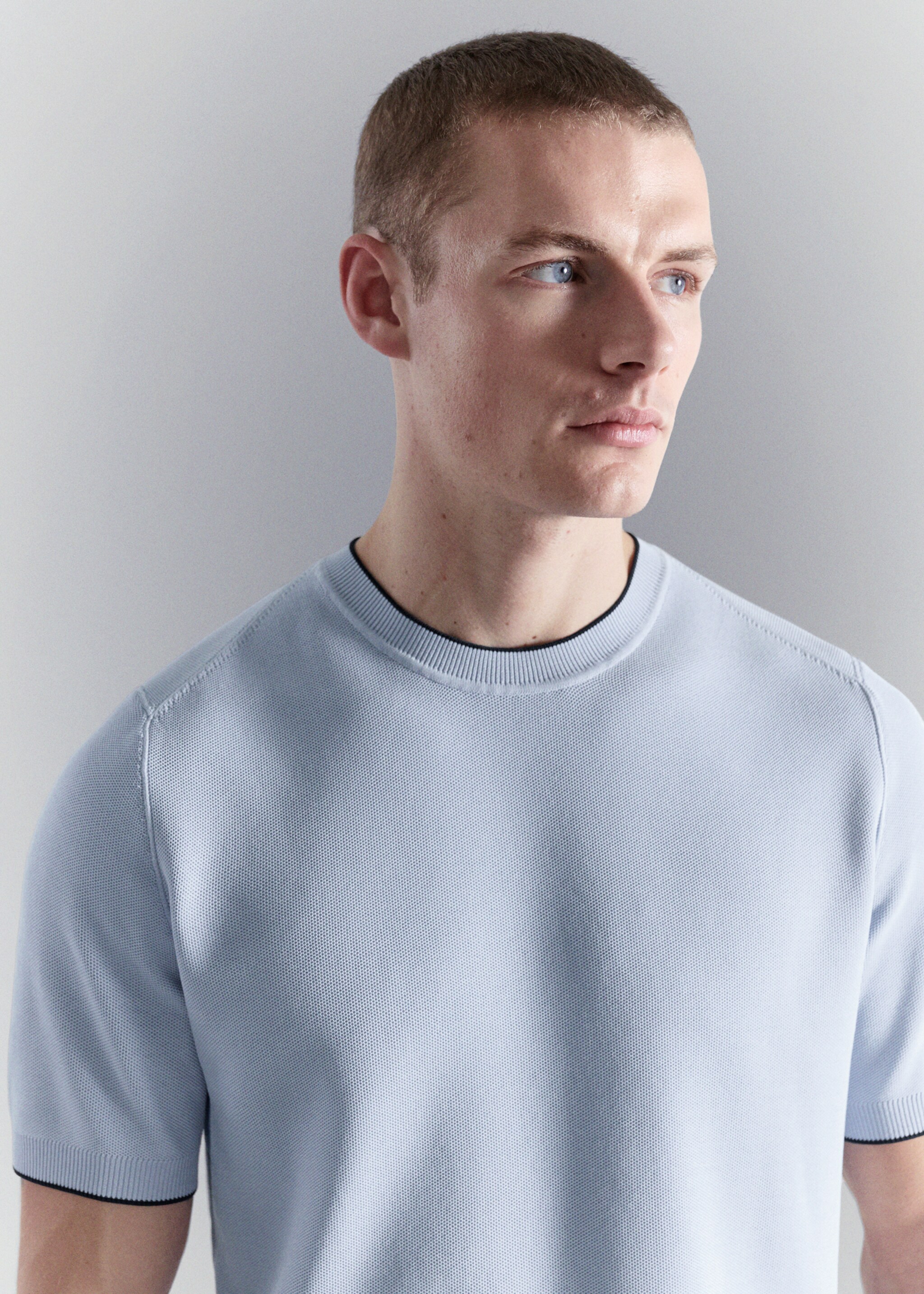 Combined knitted t-shirt - Details of the article 1, Sky Blue. Ref: 27037917-00.