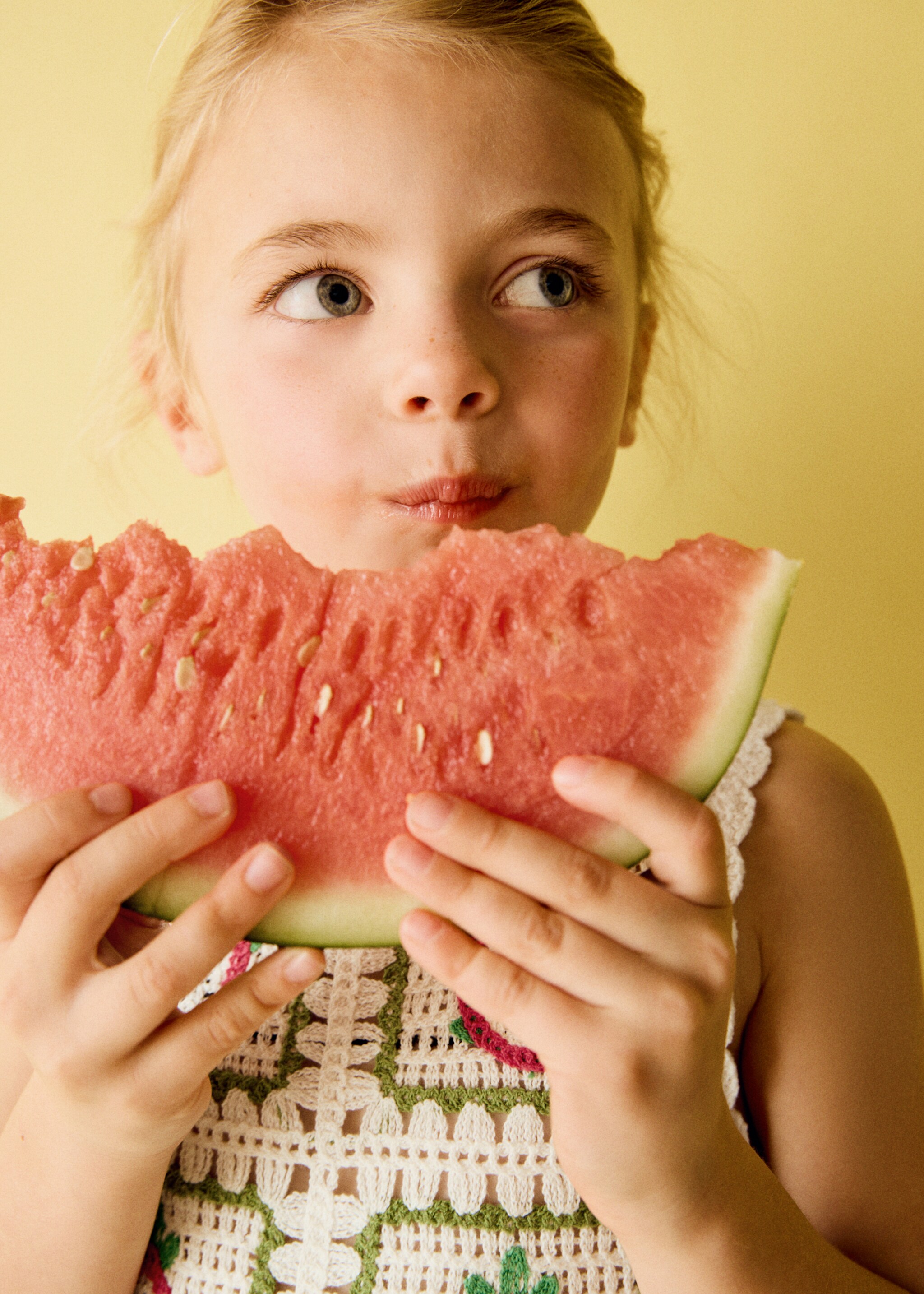 Crochet crop top - Details of the article 1, Off White. Ref: 27037927-00.