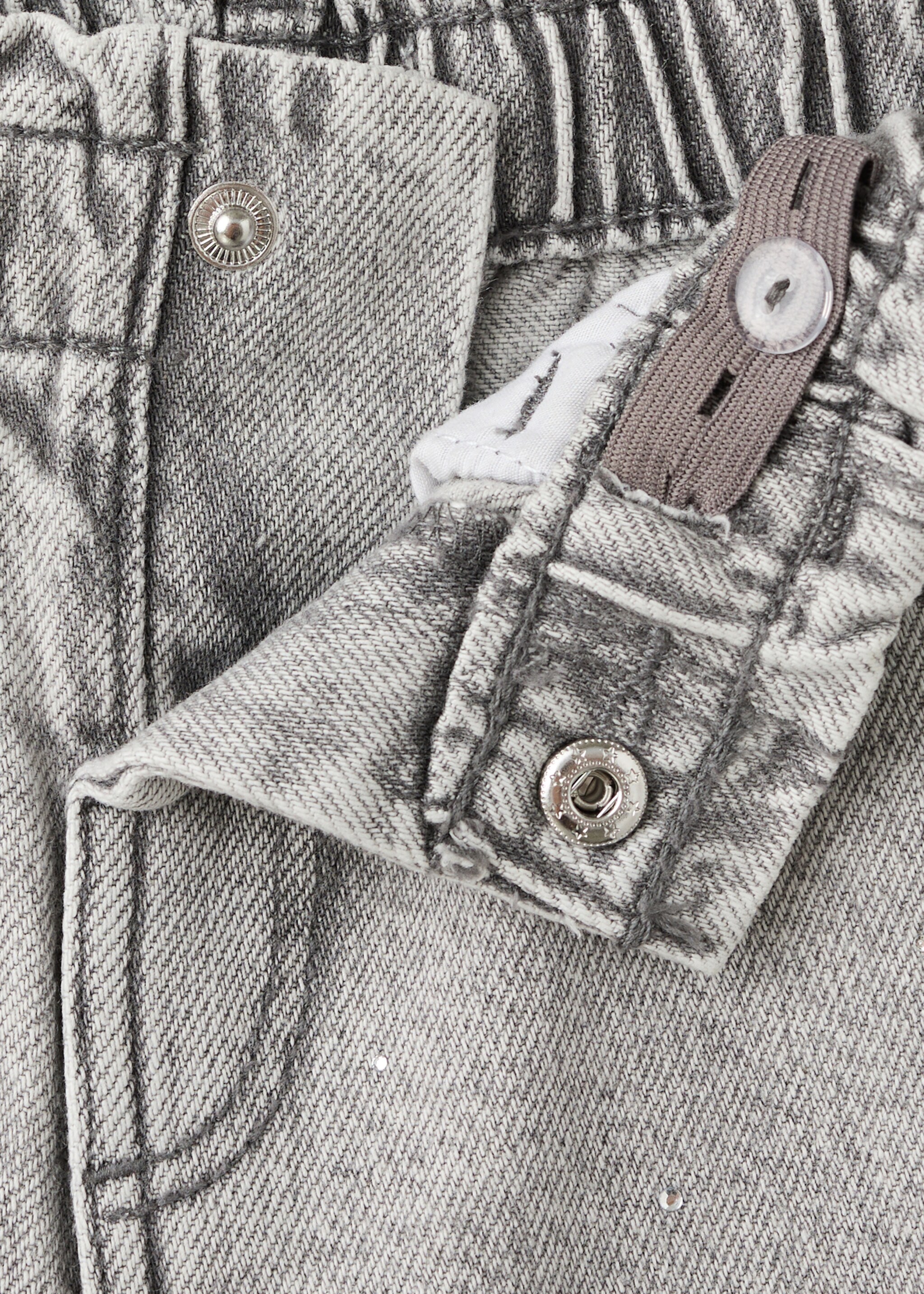 Paperbag jeans - Details of the article 8, Open Grey. Ref: 27041172-00.