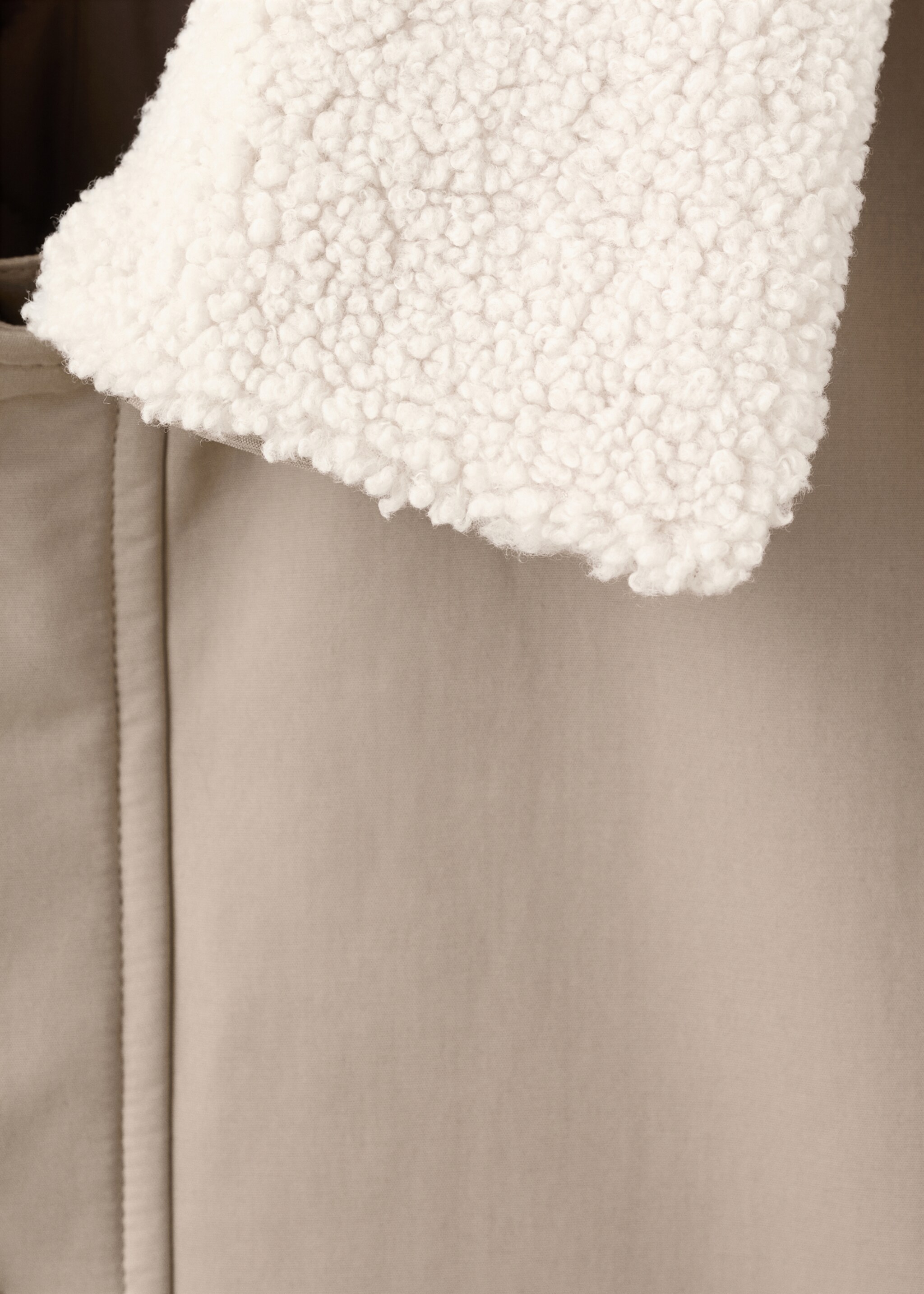 Quilted jacket with shearling-effect collar - Details of the article 8, Sand. Ref: 27041175-00.