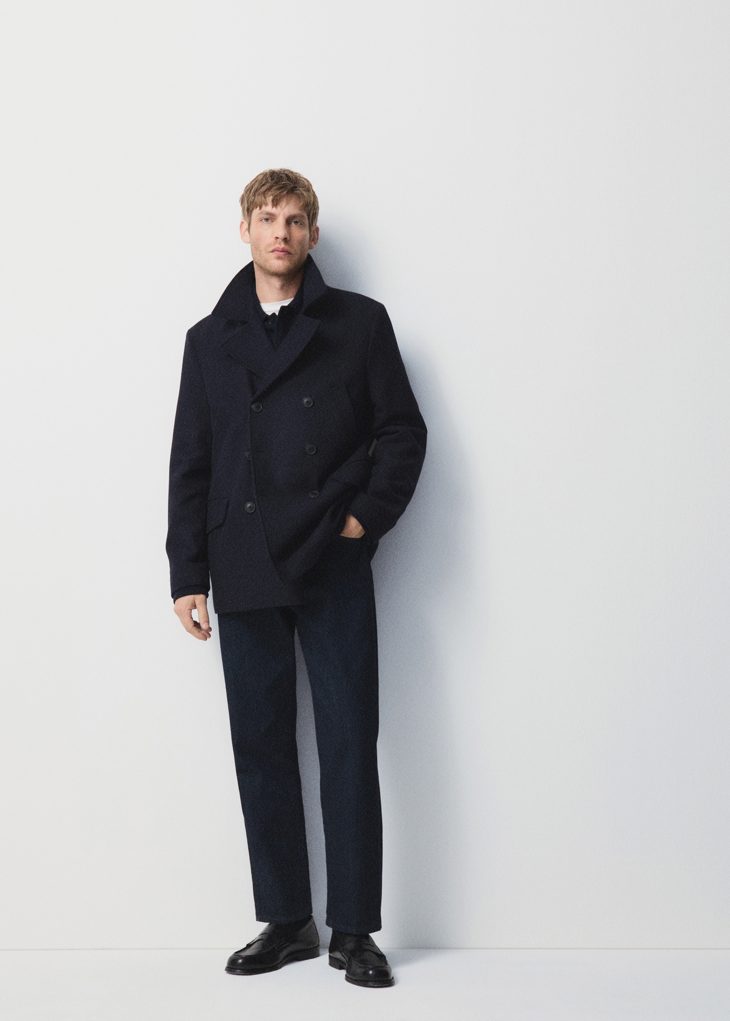 Short double-breasted wool coat - Details of the article 3