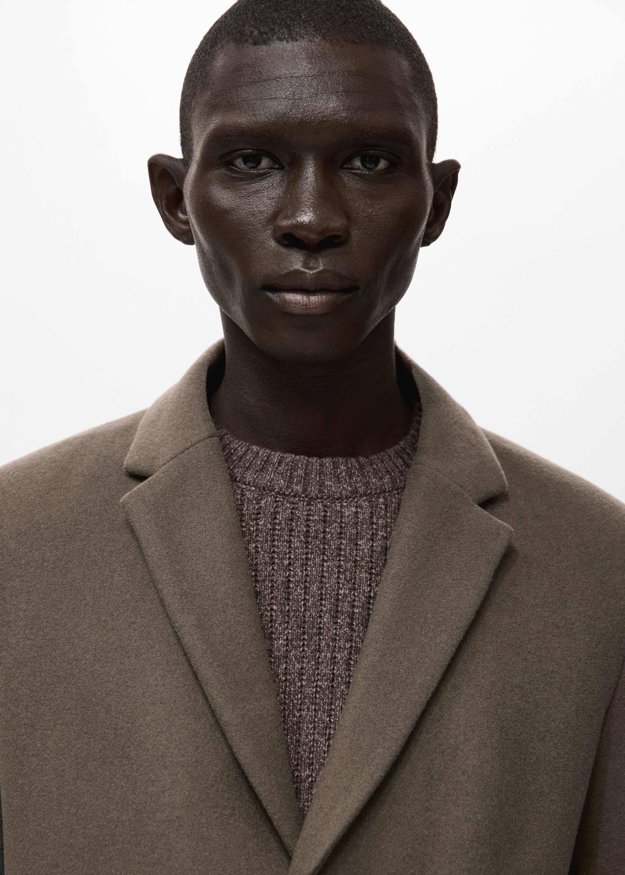 Wool Coat with Detachable Inner Collar - Details of the article 1, Medium Brown. Ref: 27041179-00.