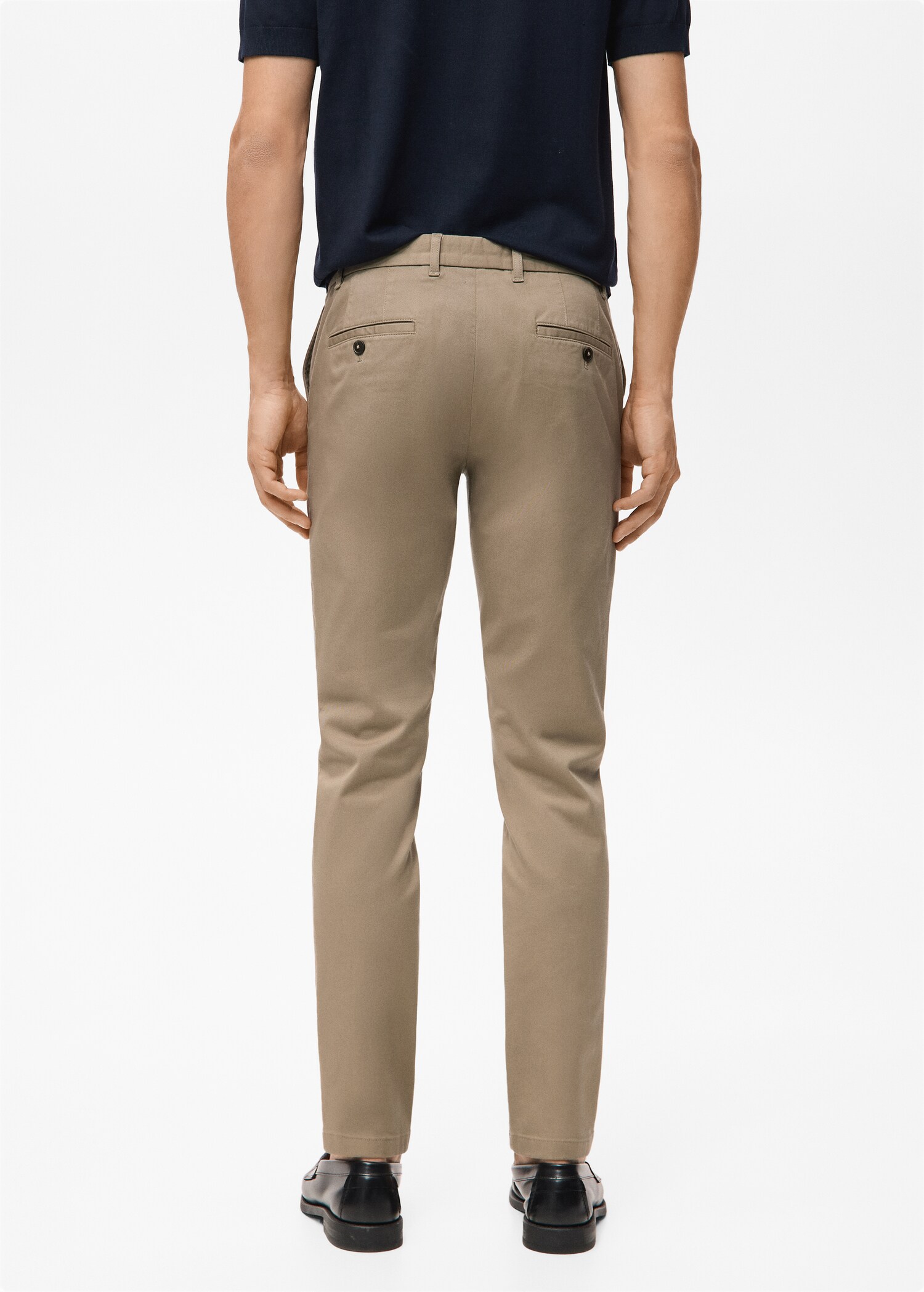 Pantalón Barna slim fit chino sarga - Reverso del artículo
