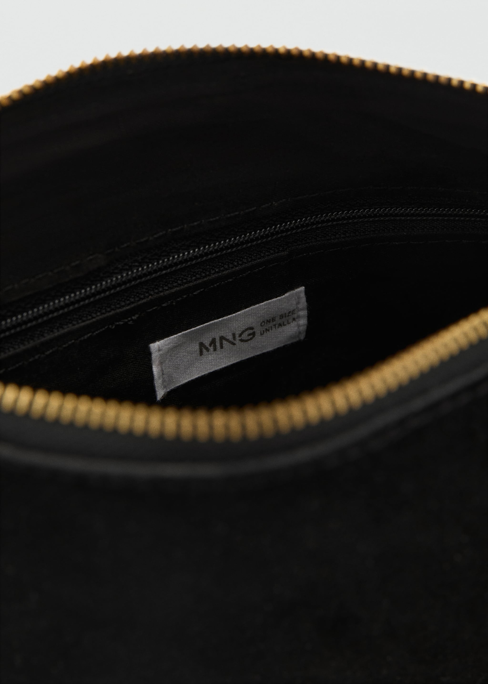 Stud leather bag - Details of the article 2, Black. Ref: 27041192-00.
