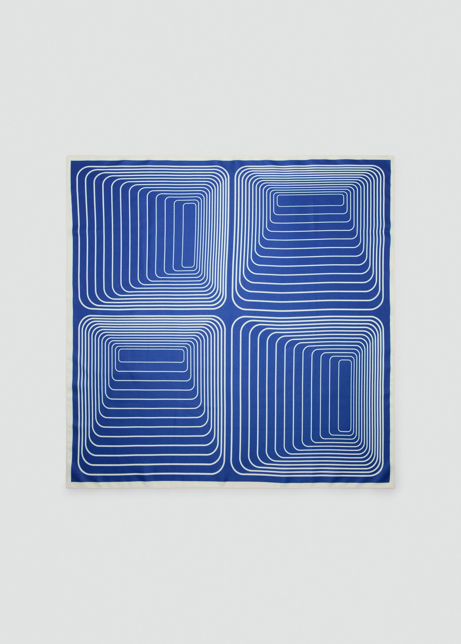 وشاح ساتان بنقشة مربعات - منتج دون نموذج