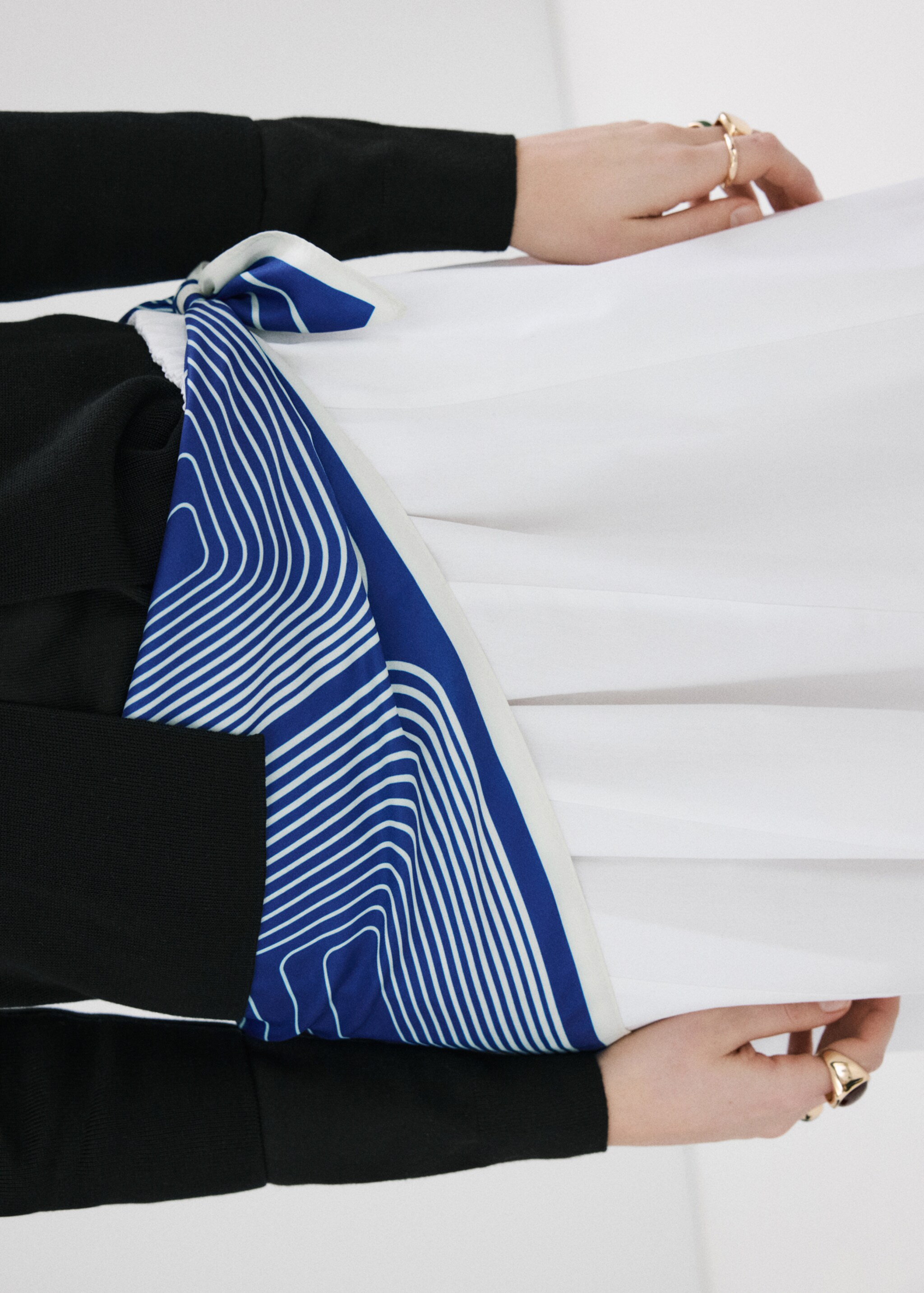 Mouchoir satiné à carreaux - Détail de l'article 9, Bleu. Ref: 27041198-00.