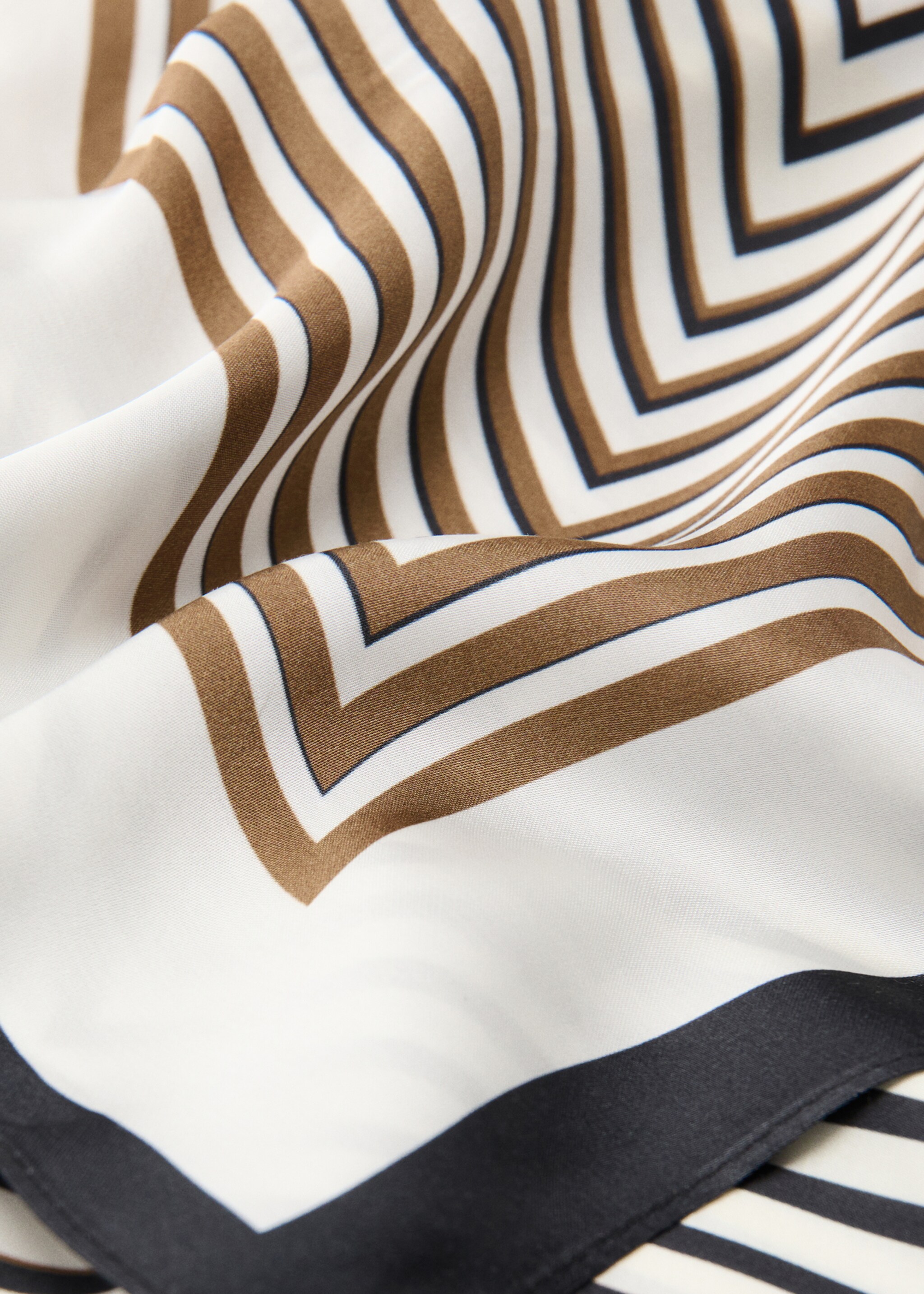 Geometric stripe-print scarf - Medium plane, Ecru. Ref: 27041203-00.