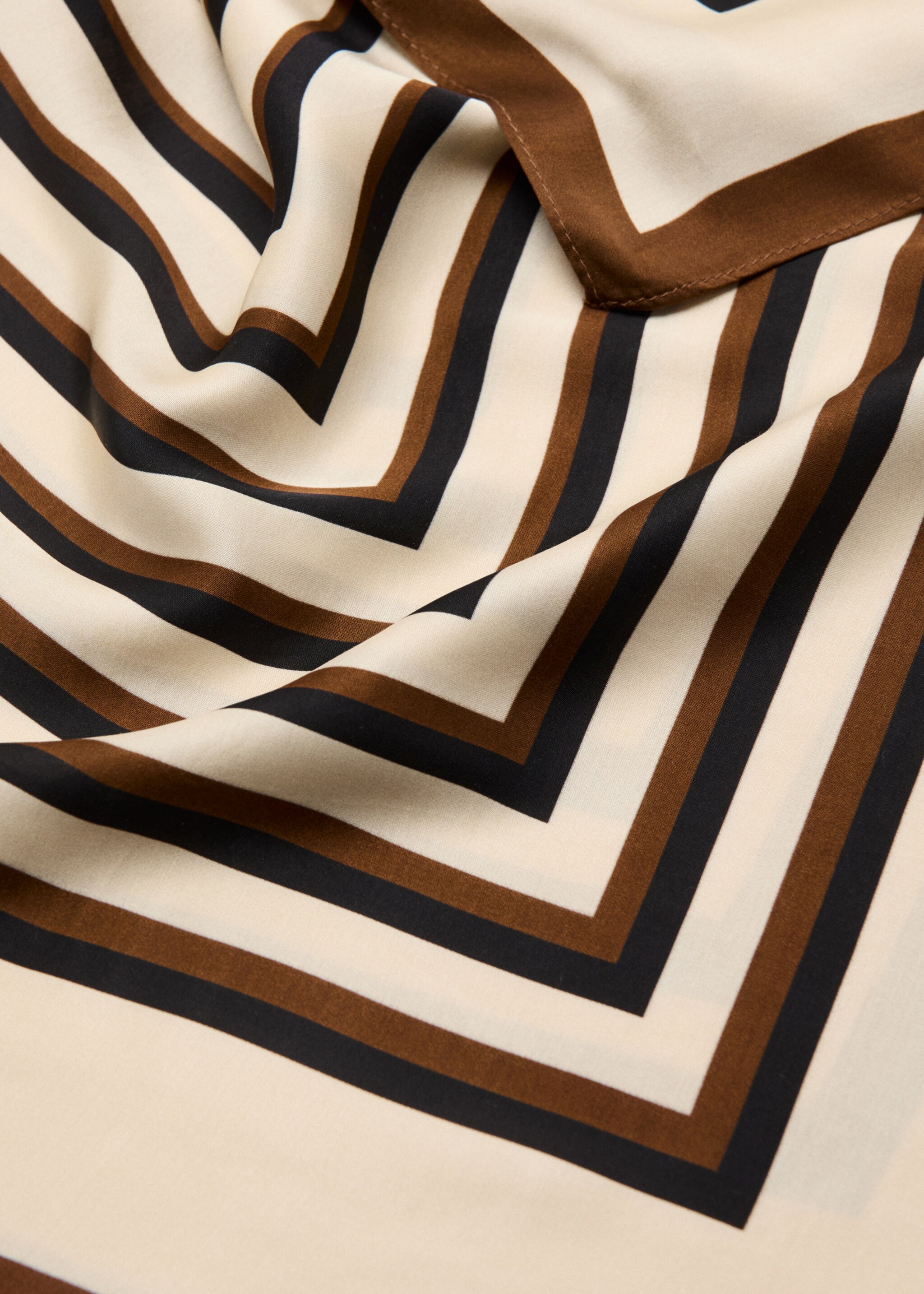 Geometric stripe-print scarf - Medium plane, Brown. Ref: 27041203-00.