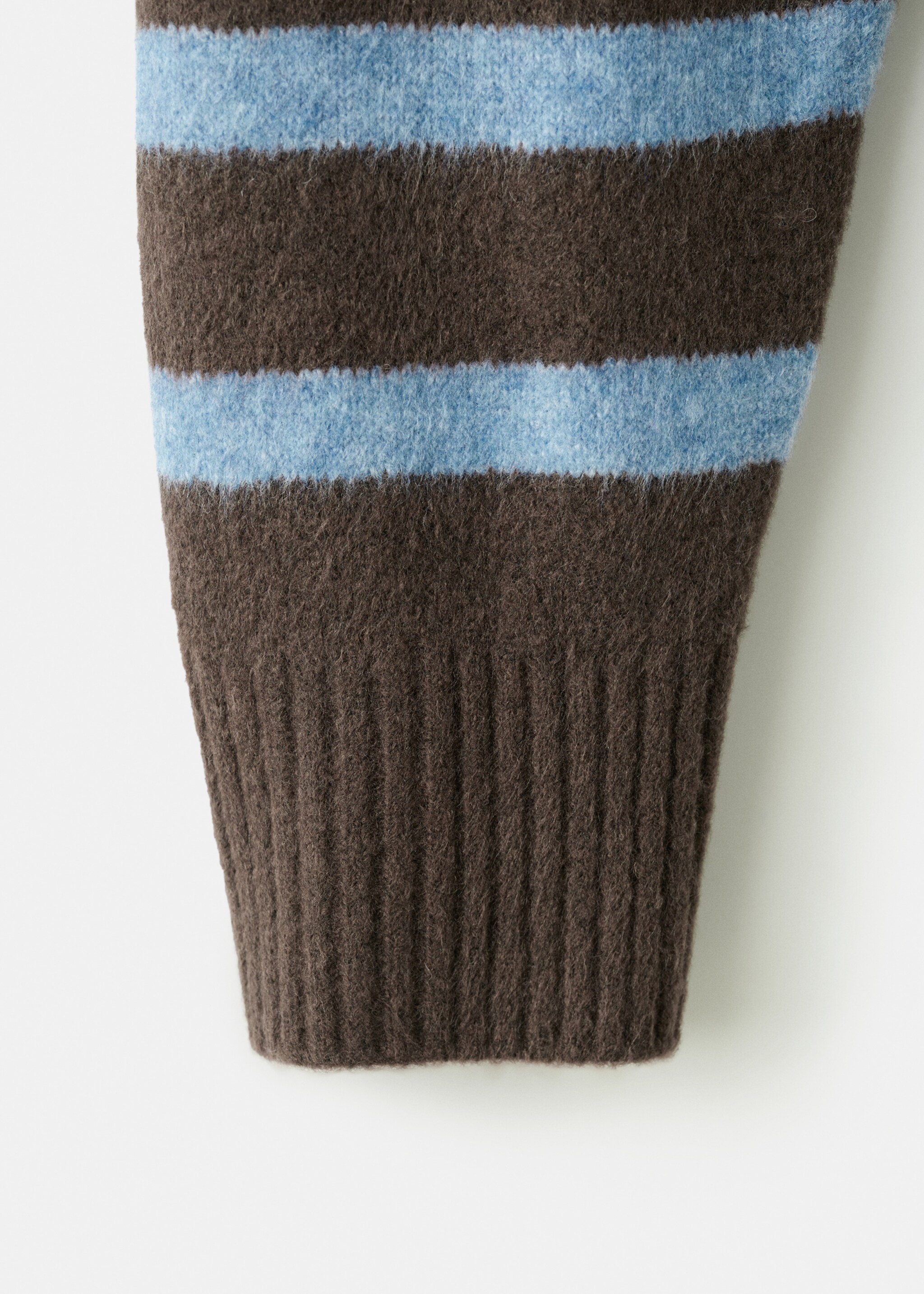 Oversized striped turtleneck sweater - Details of the article 8, Chocolate. Ref: 27041217-00.