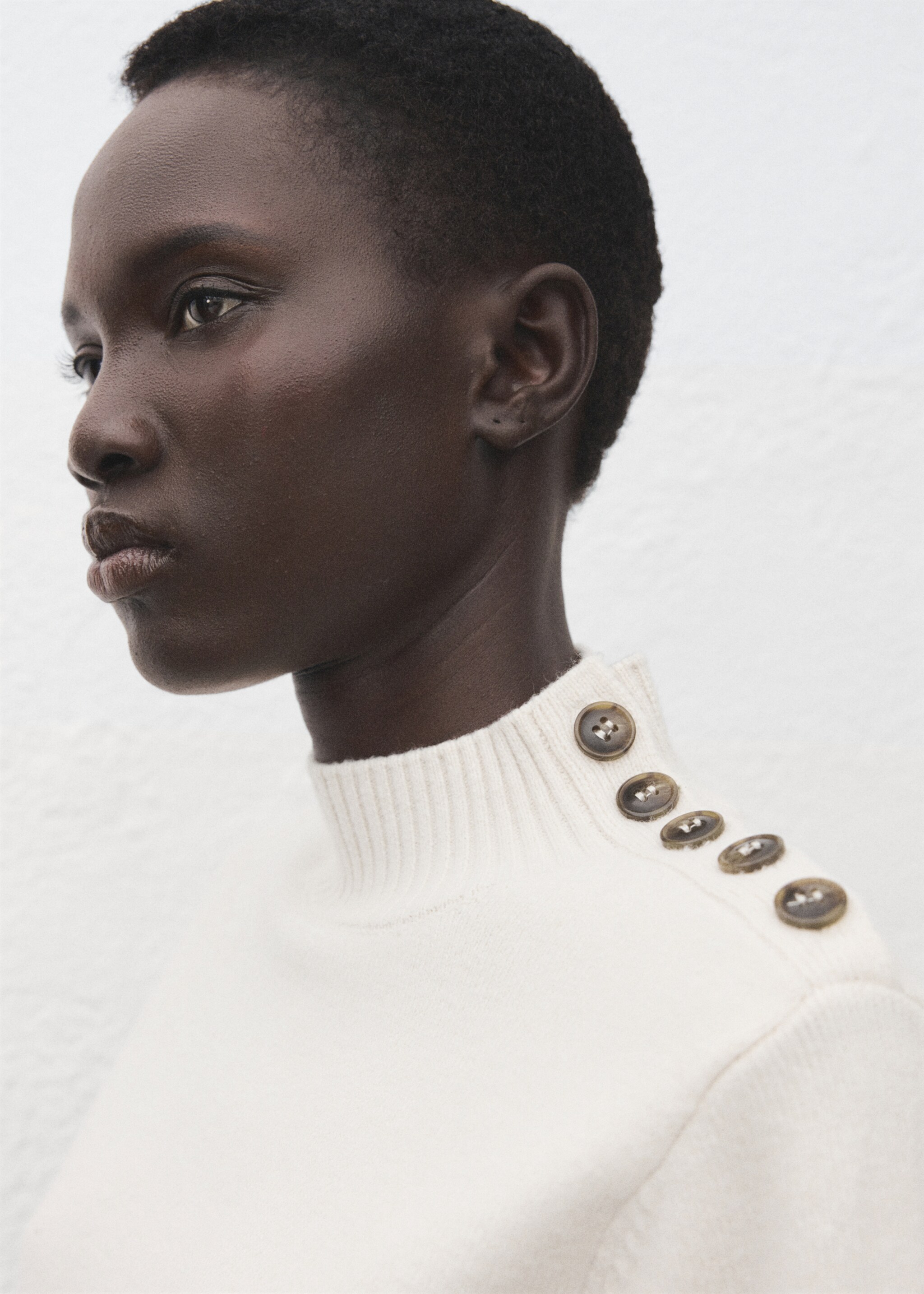 Pull col cheminée à boutons - Détail de l'article 1, Écru. Ref: 27041218-00.