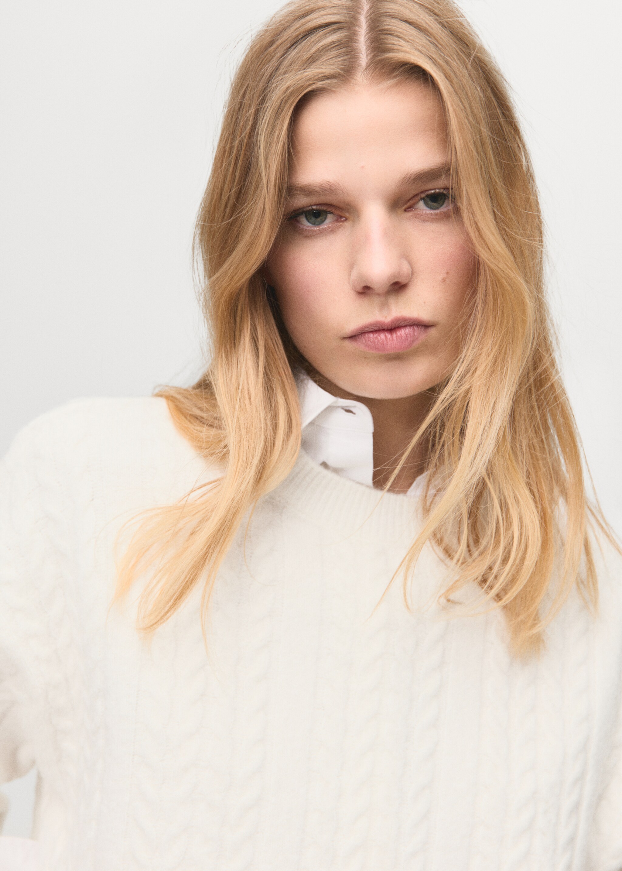 Braided knitted sweater - Details of the article 1, Ecru. Ref: 27041219-00.