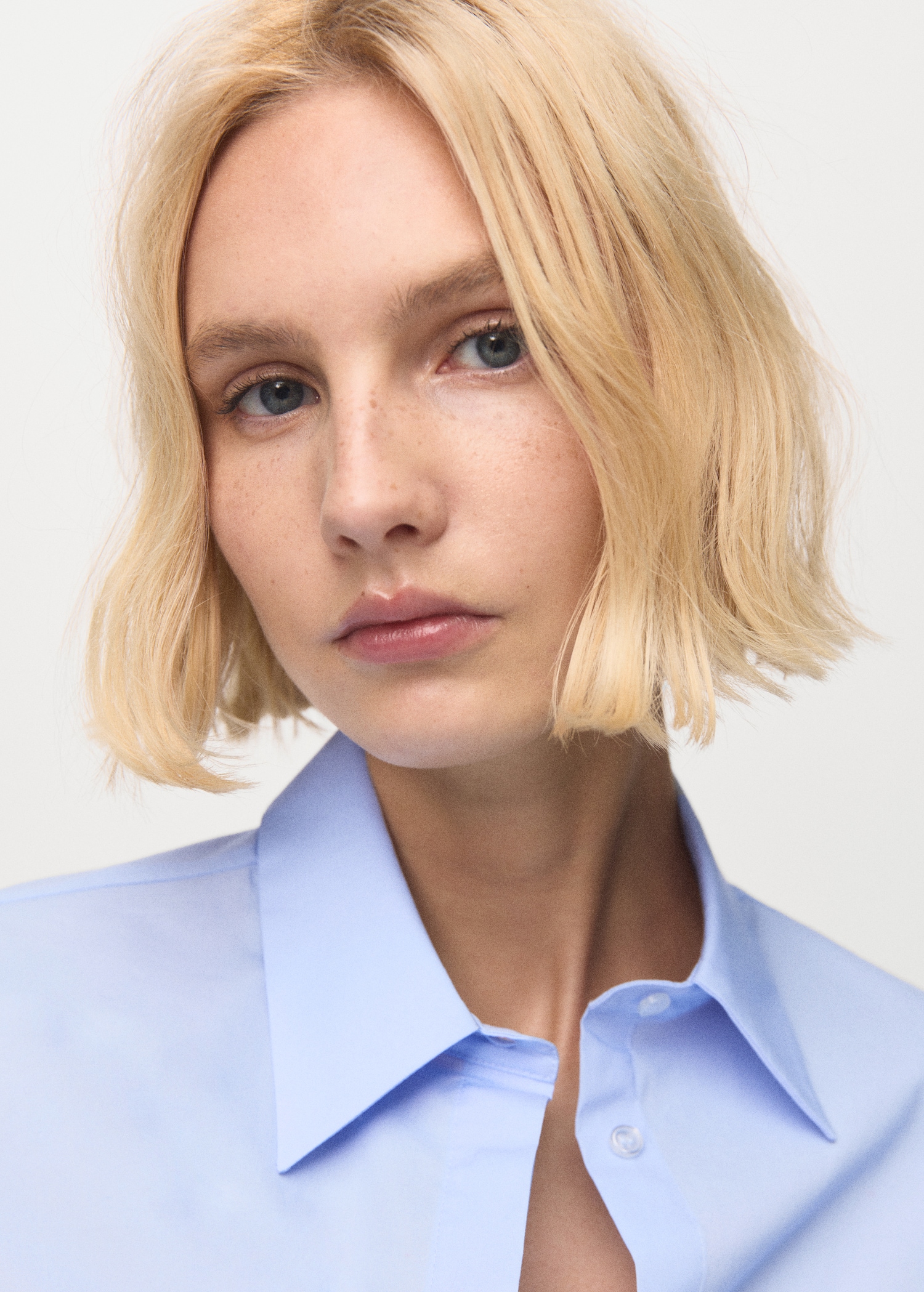 Slim-fit poplin shirt - Details of the article 1